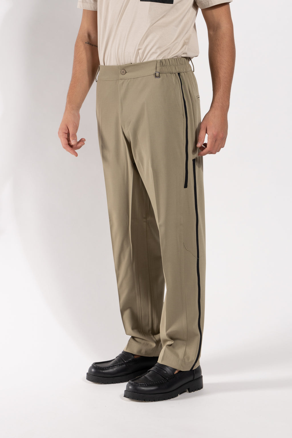Pantalone Gavroche con bande laterali tono su tono