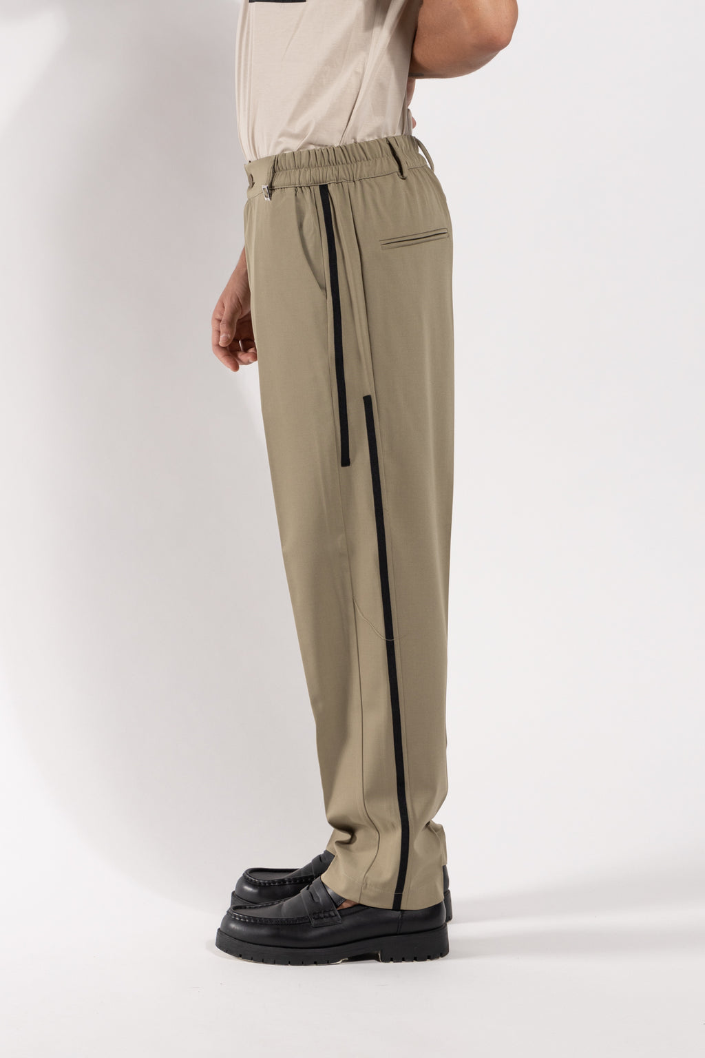 Pantalone Gavroche con bande laterali tono su tono
