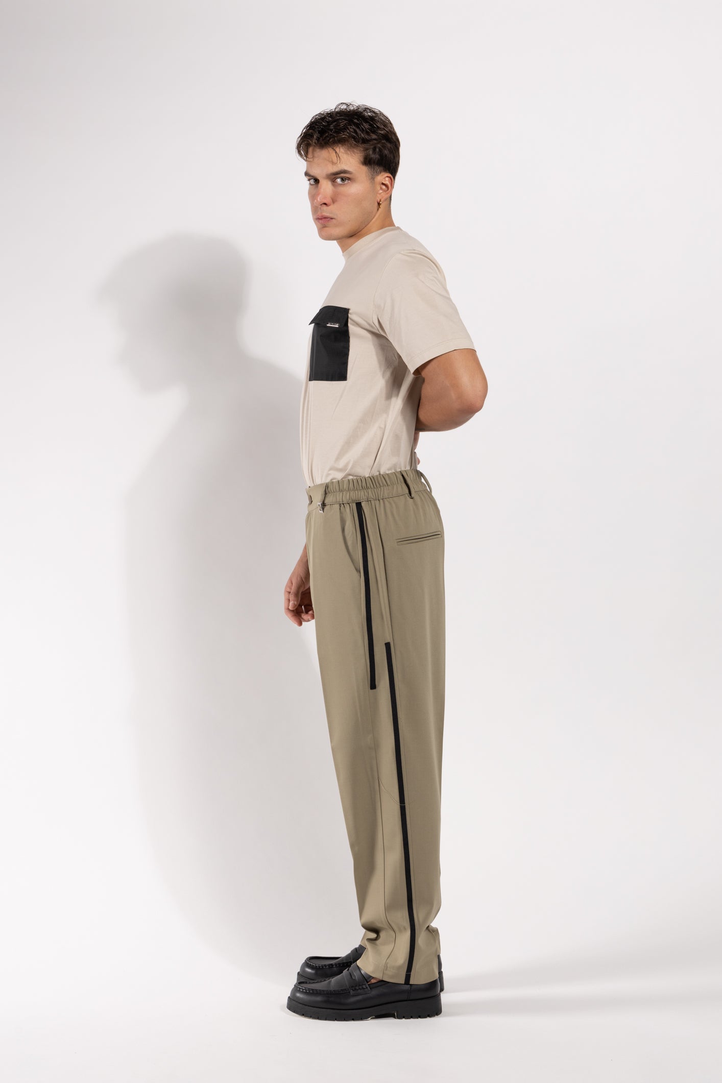 Pantalone Gavroche con bande laterali tono su tono