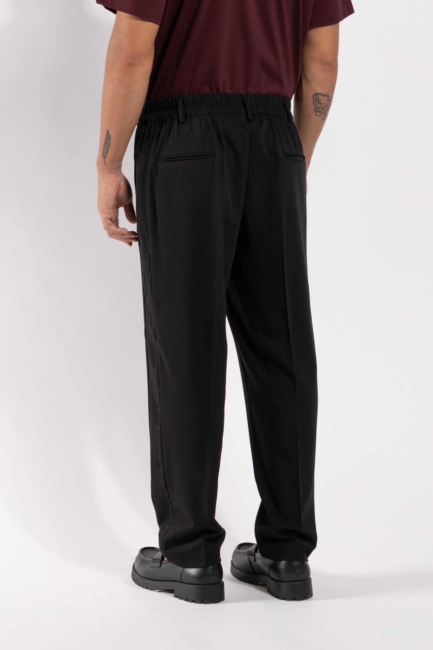 Pantalone Gavroche con bande laterali tono su tono