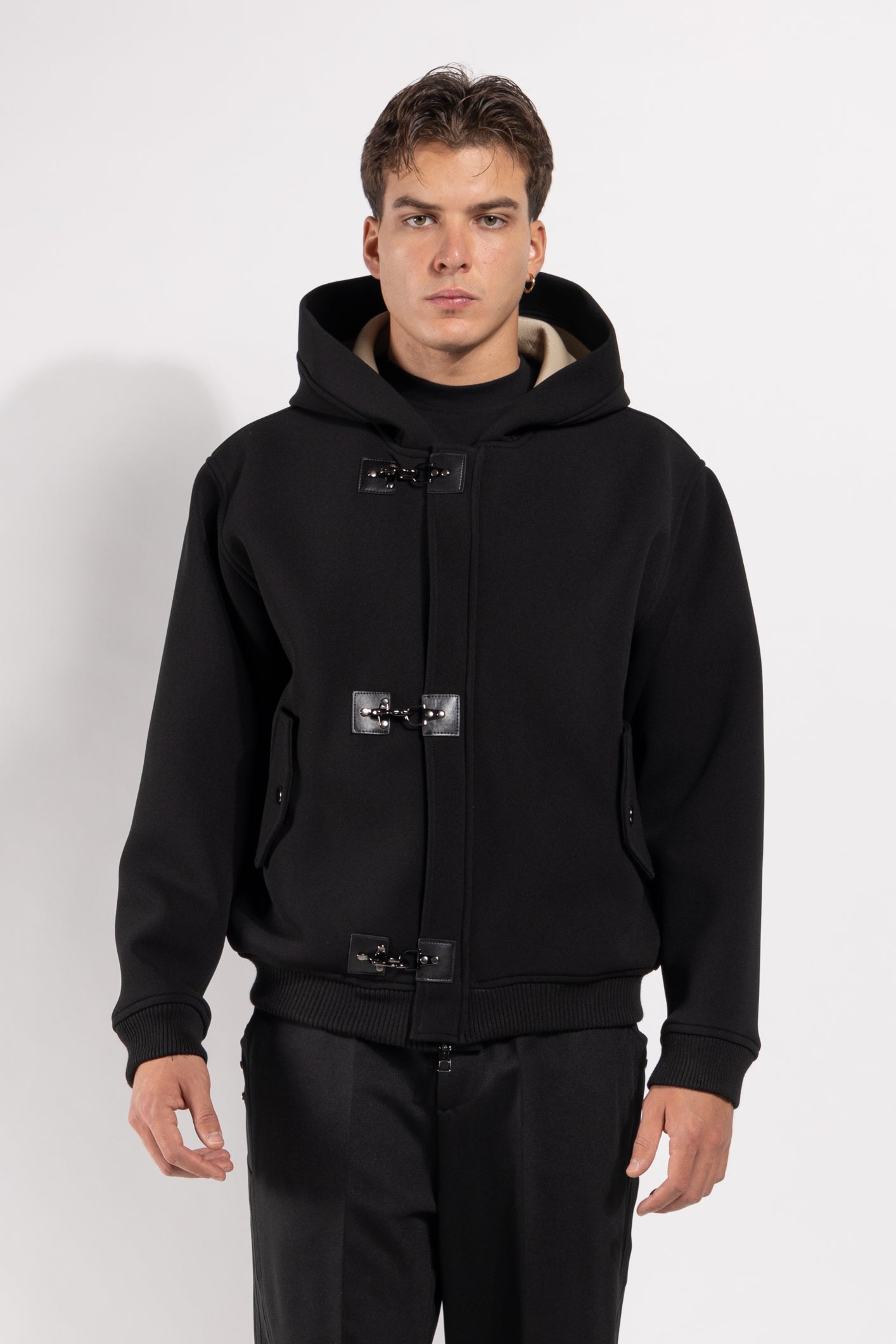 Giubbotto Gavroche con alamari metallici e cappuccio