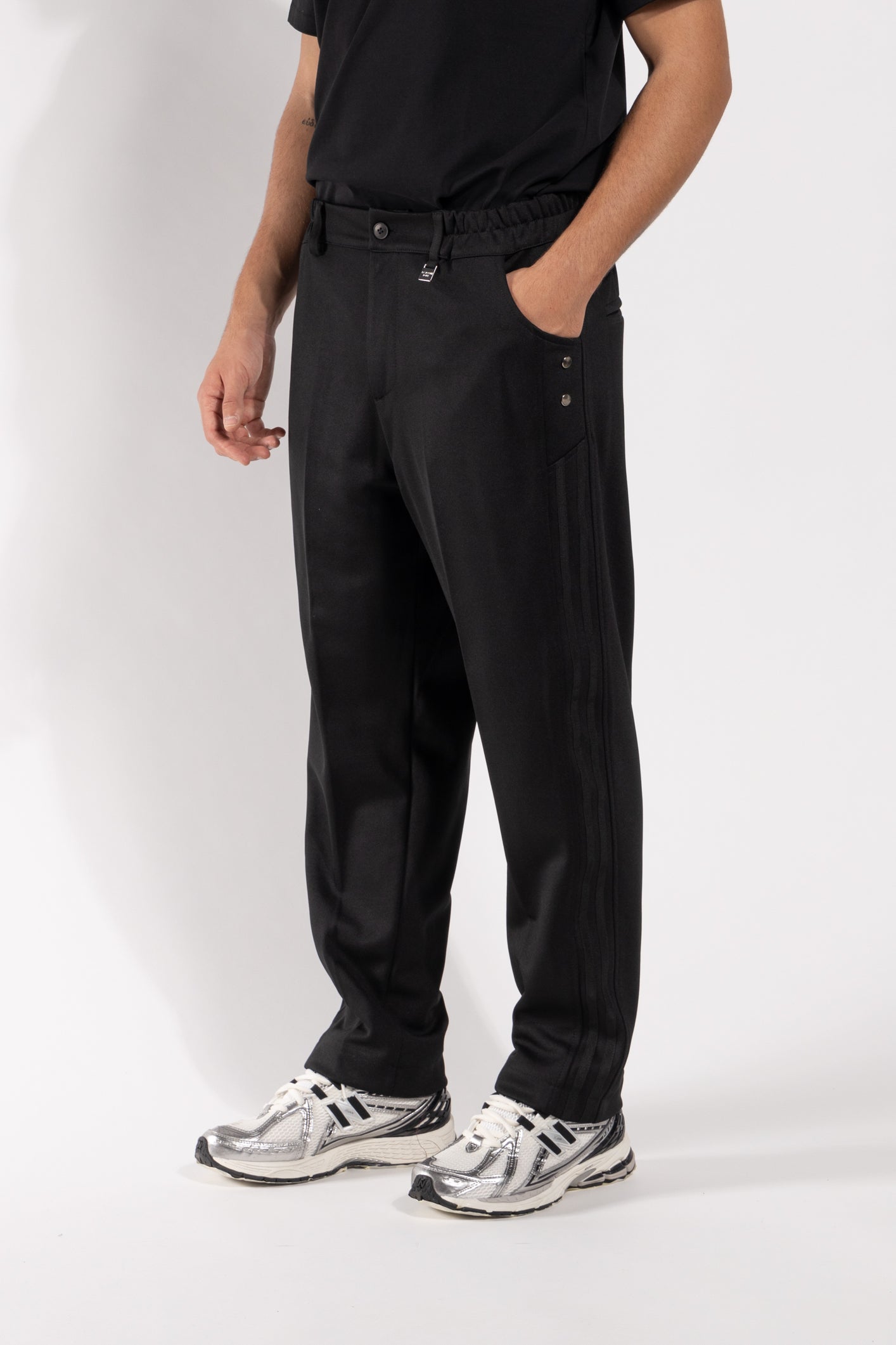 Pantalone Gavroche con banda laterale tono su tono