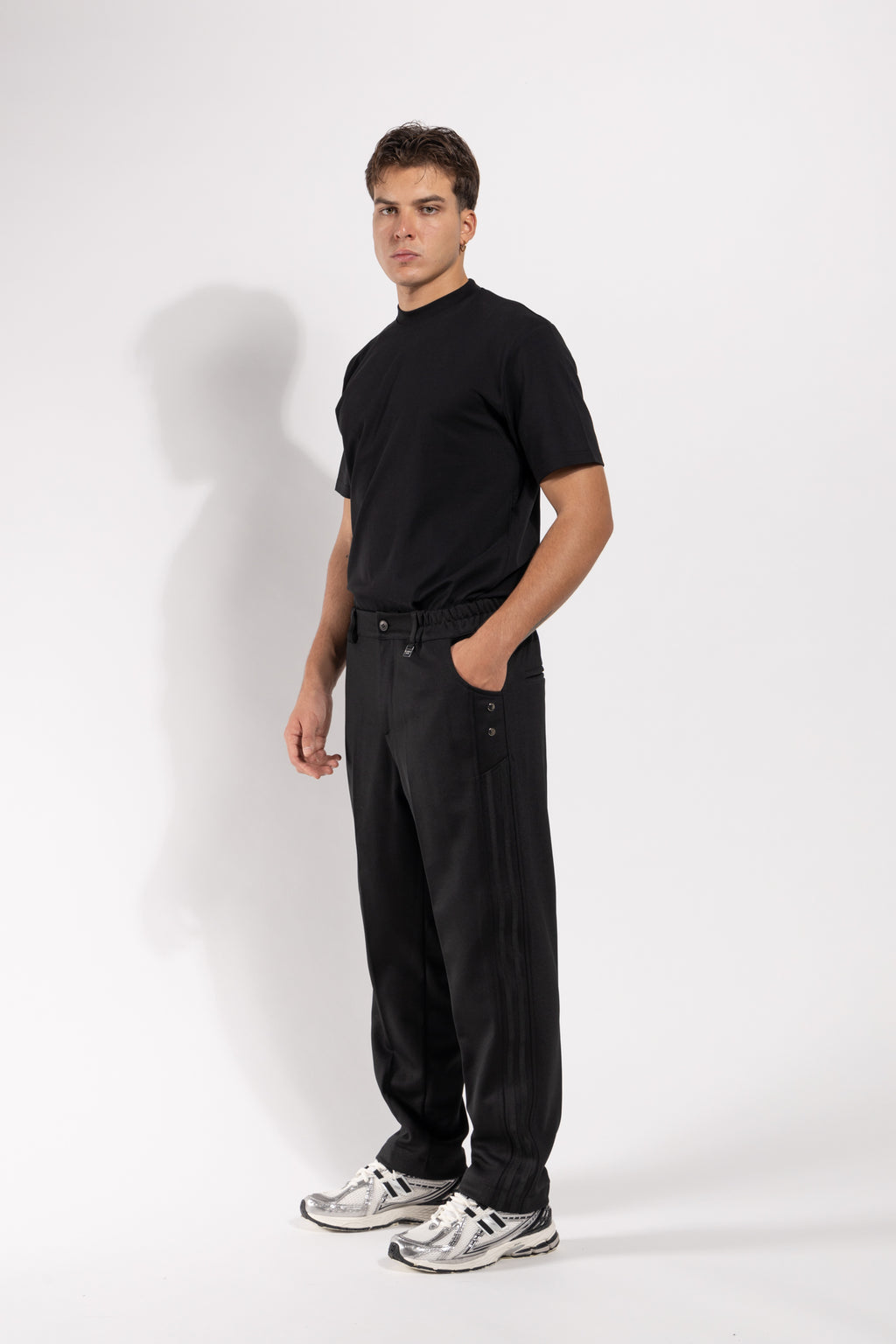 Pantalone Gavroche con banda laterale tono su tono