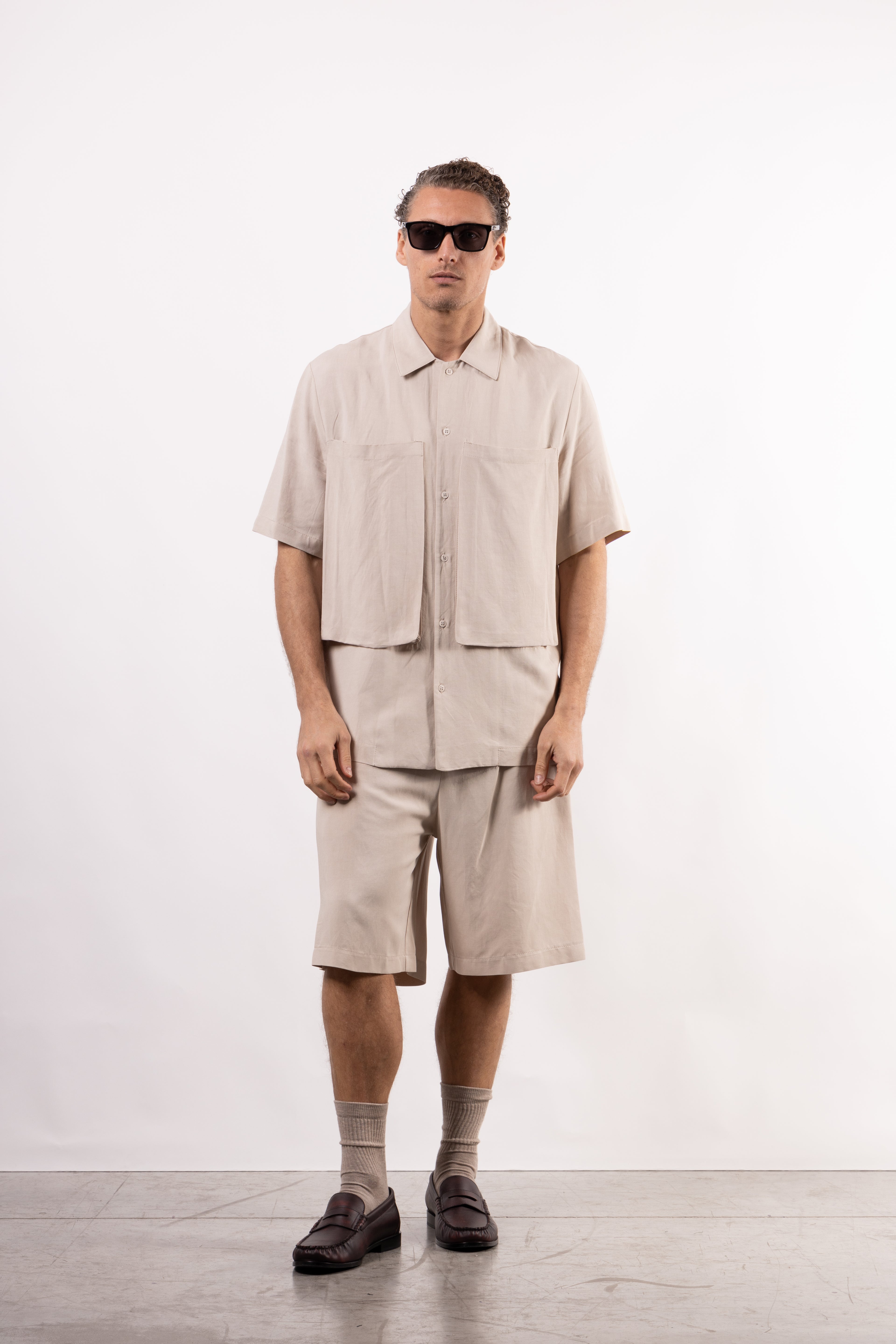 Camicia in viscosa e lino con tasconi frontali oversize