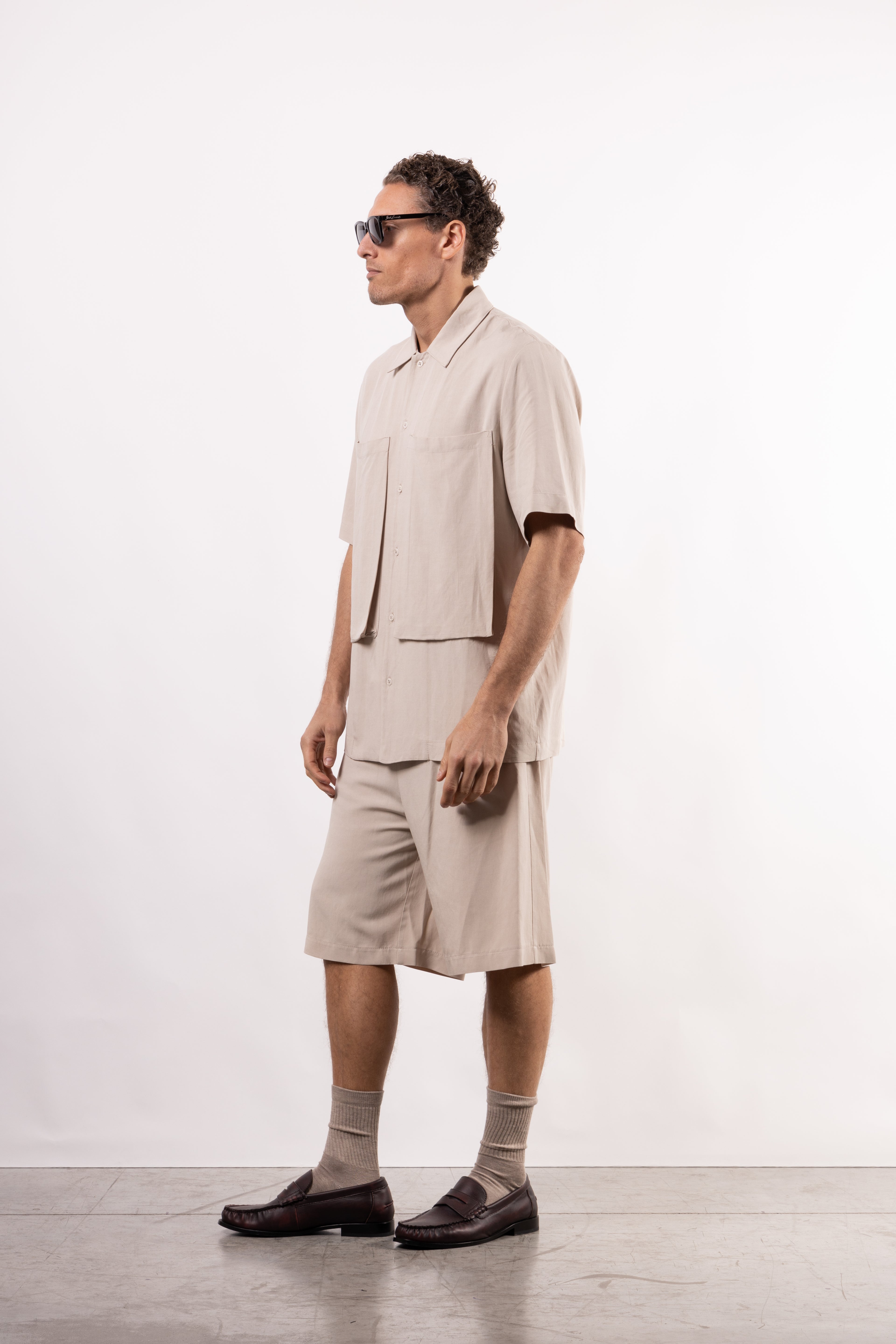 Camicia in viscosa e lino con tasconi frontali oversize
