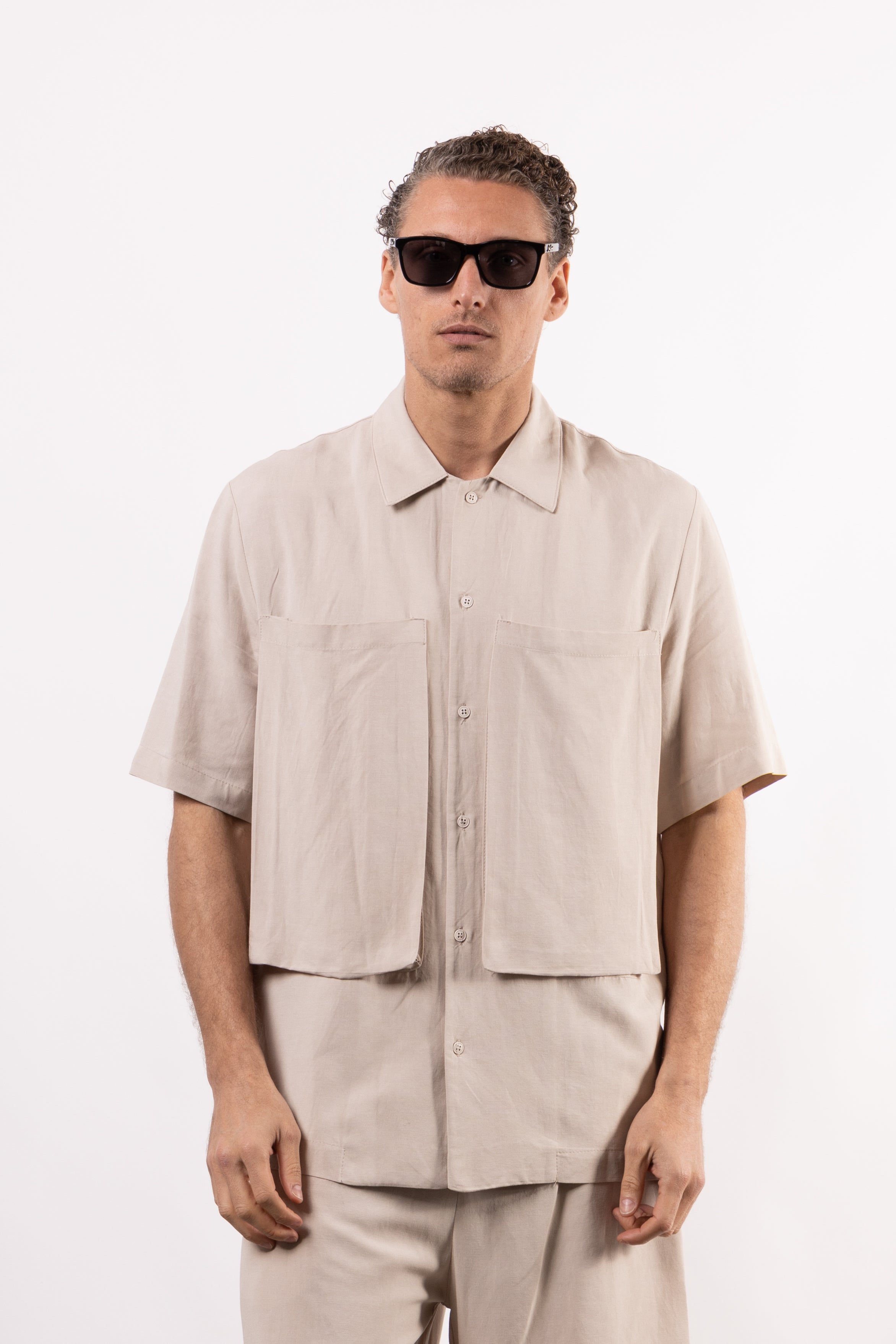 Camicia in viscosa e lino con tasconi frontali oversize
