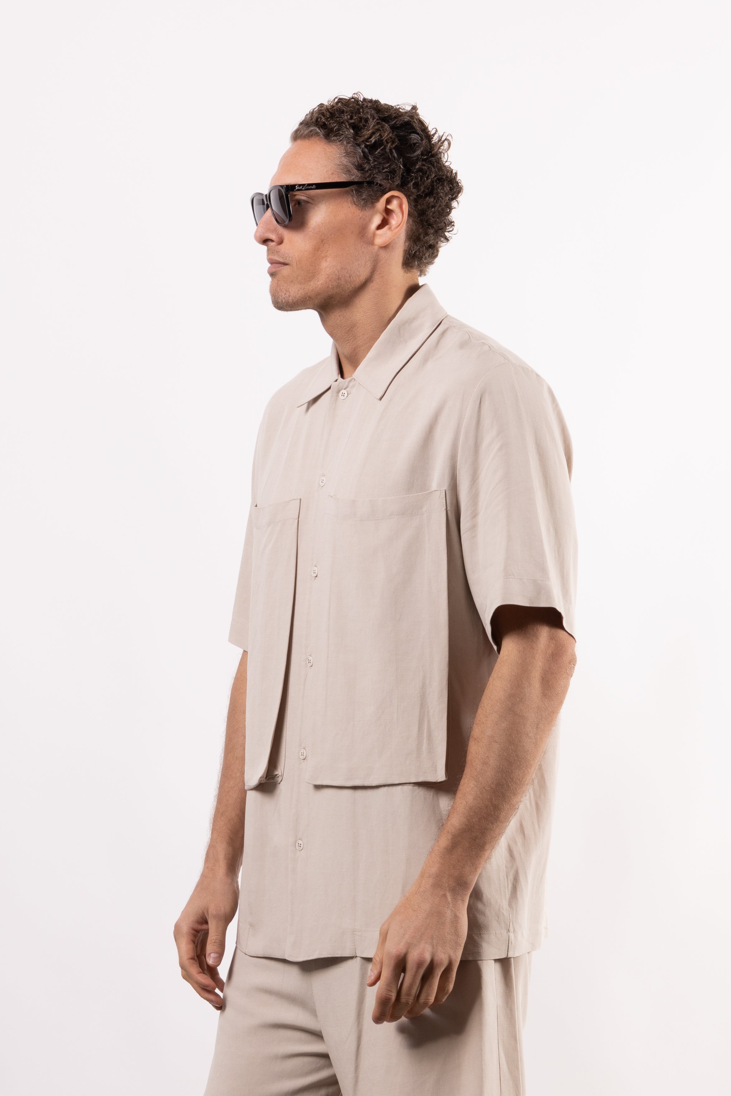 Camicia in viscosa e lino con tasconi frontali oversize