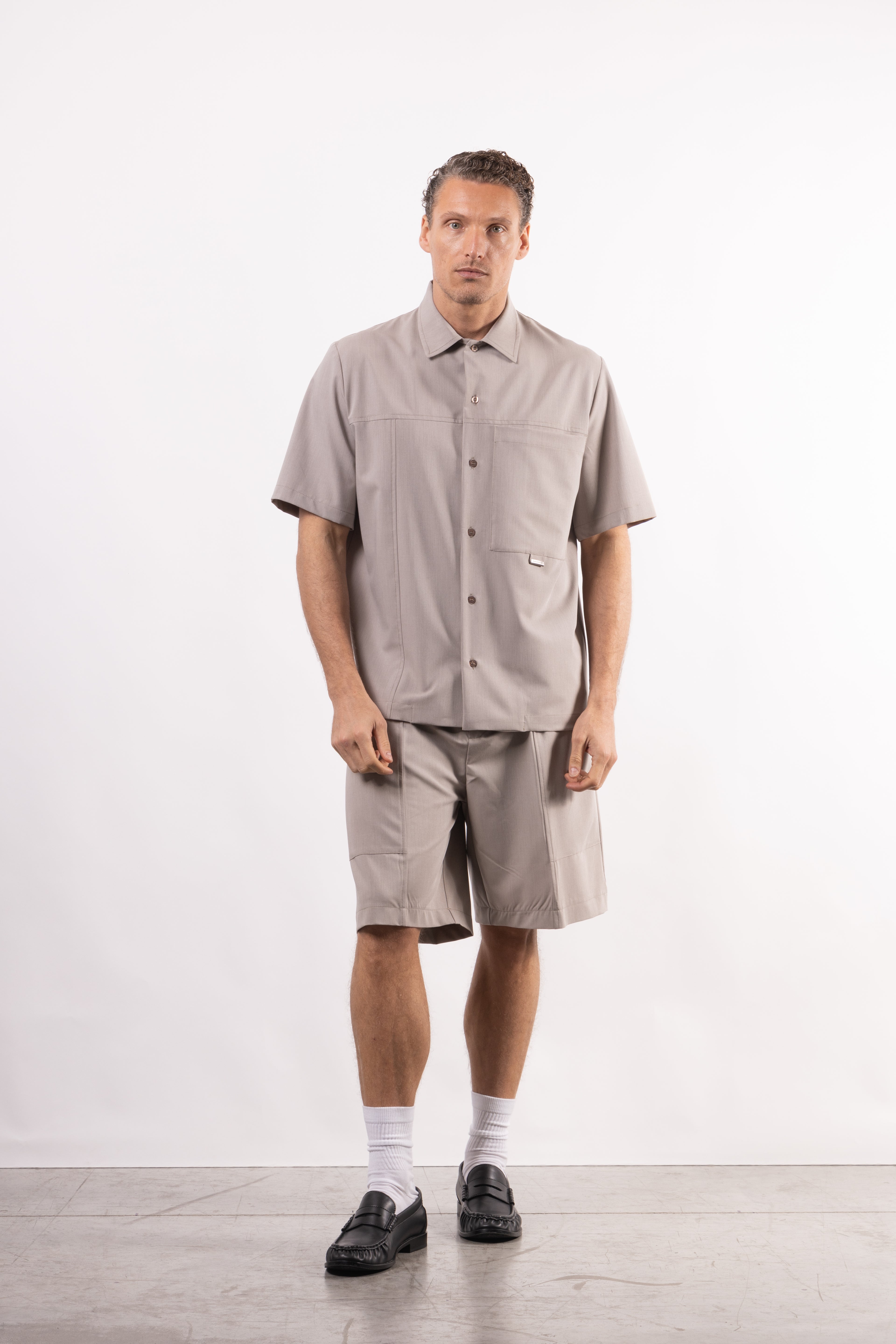 Camicia in viscosa con tasca oversize