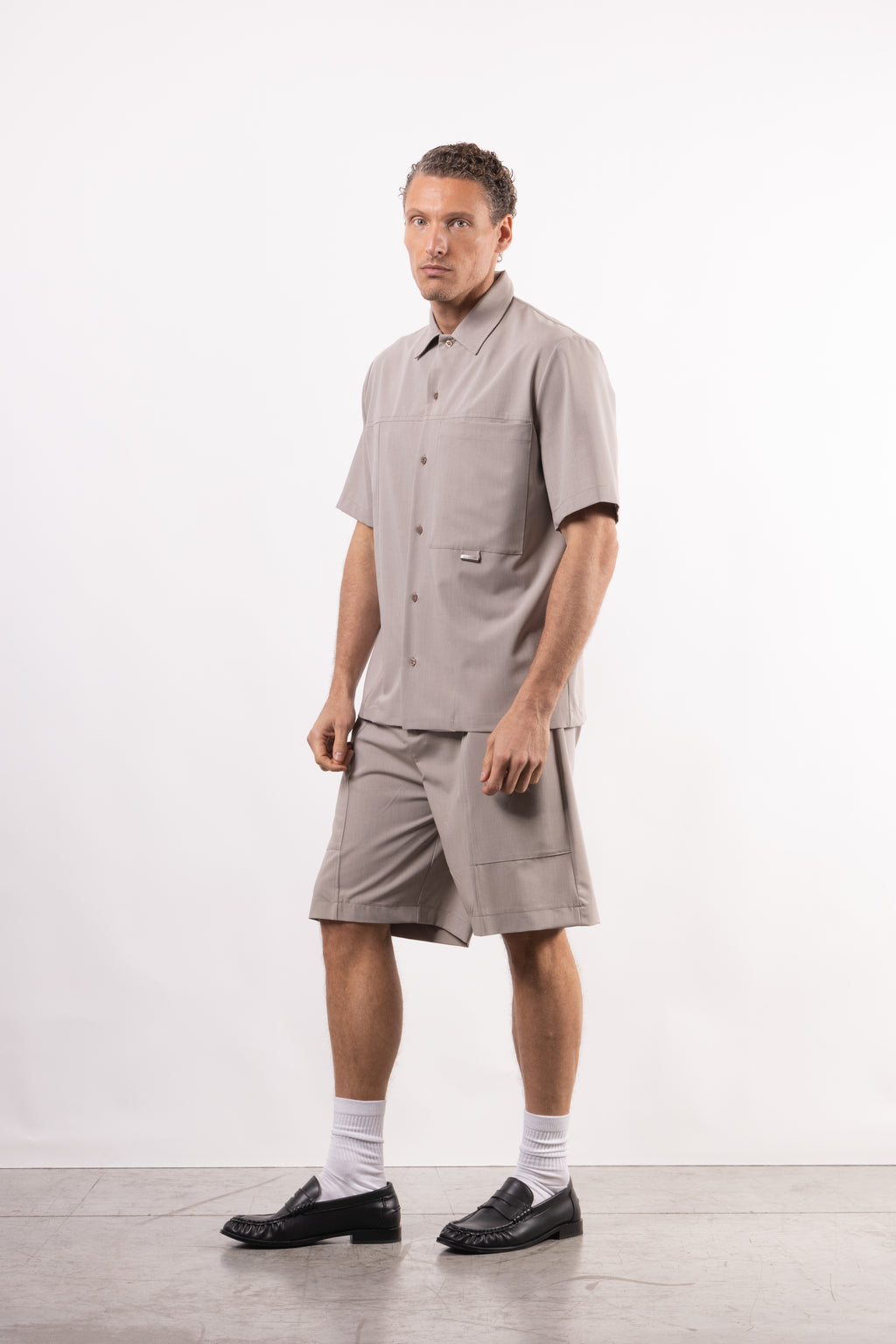 Camicia in viscosa con tasca oversize