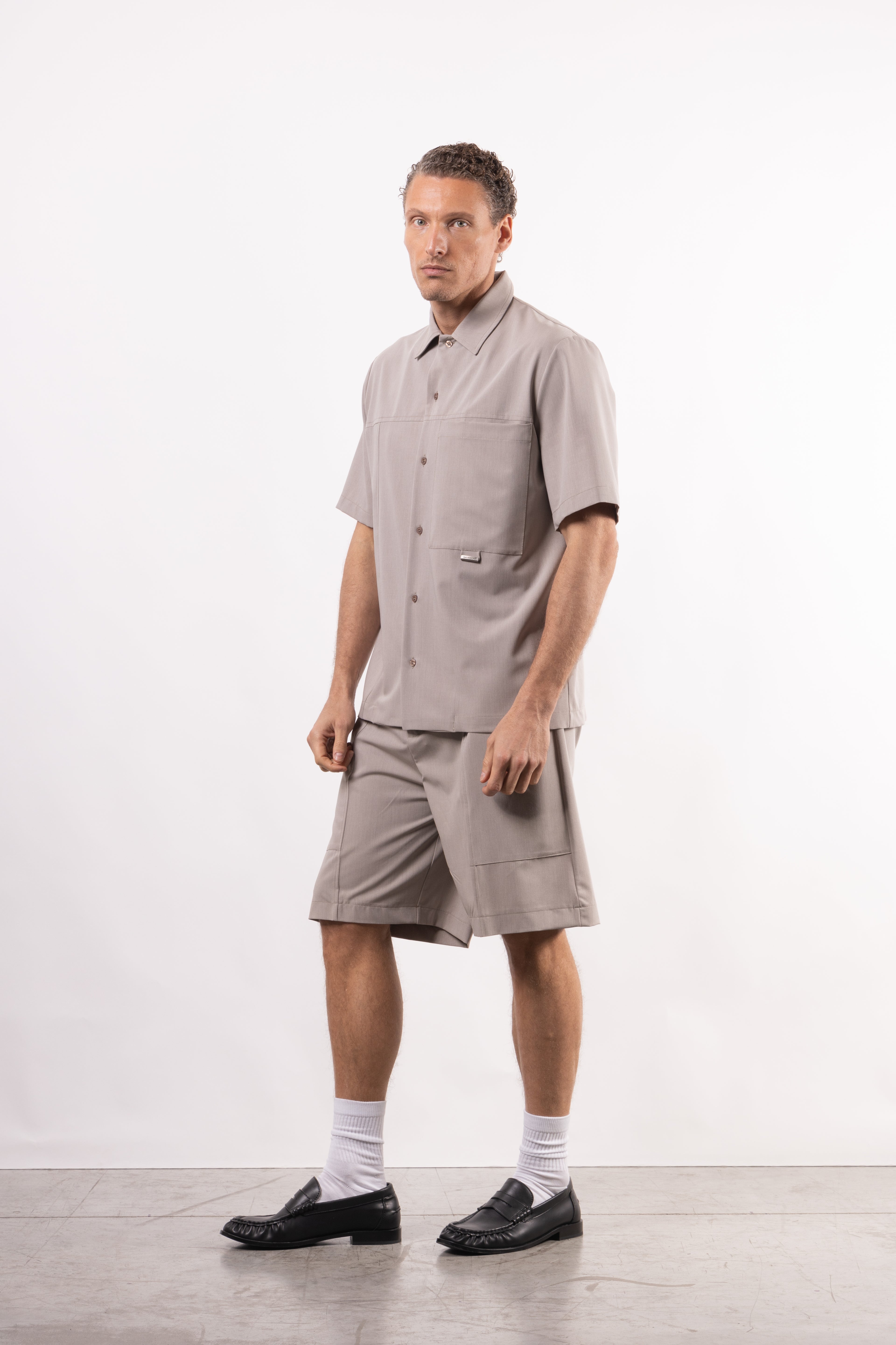 Camicia in viscosa con tasca oversize