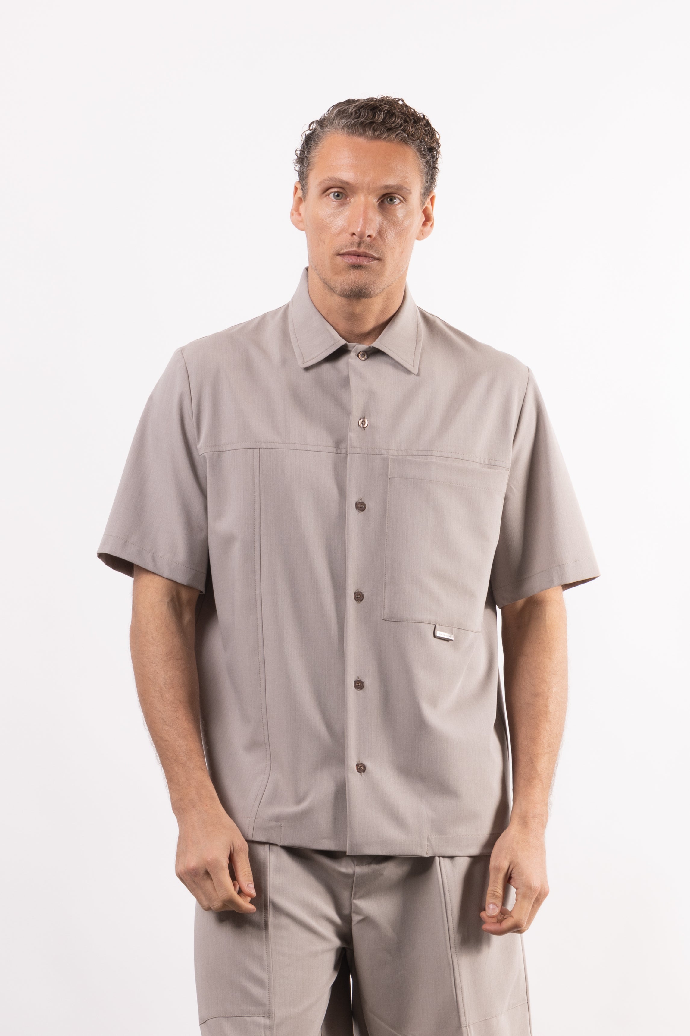Camicia in viscosa con tasca oversize