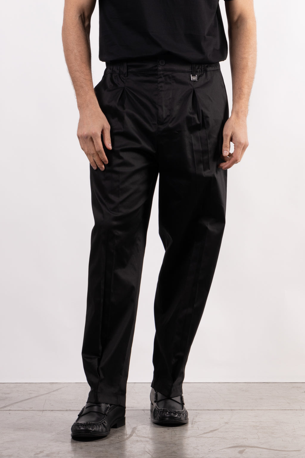Pantalone in cotone con pence
