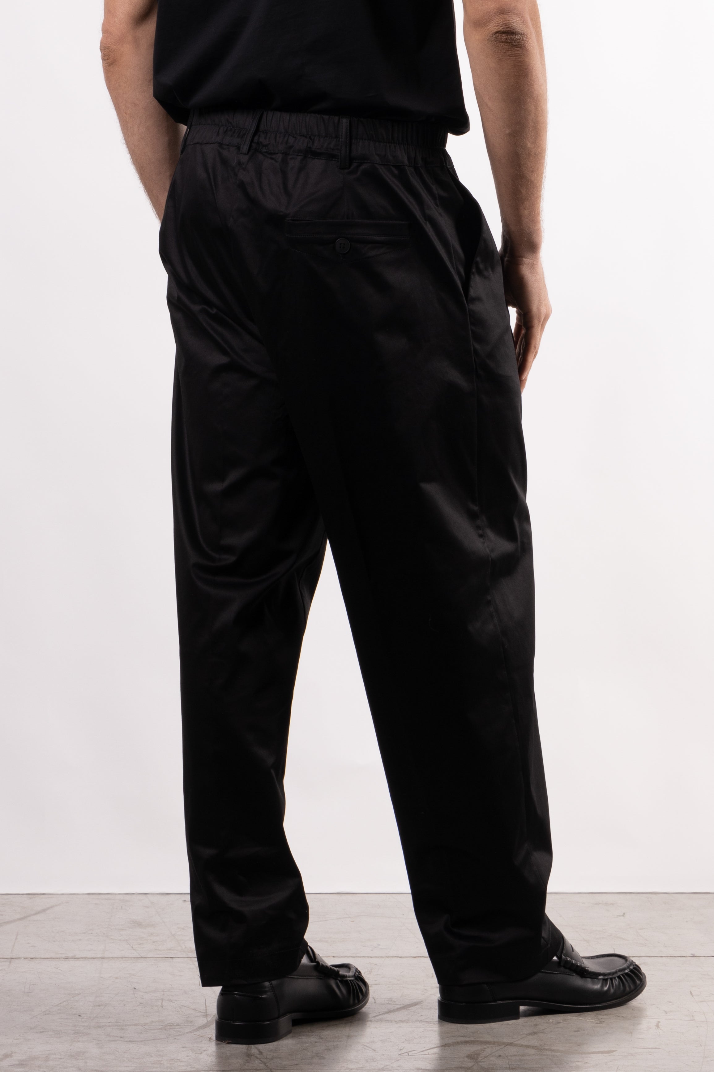 Pantalone in cotone con pence