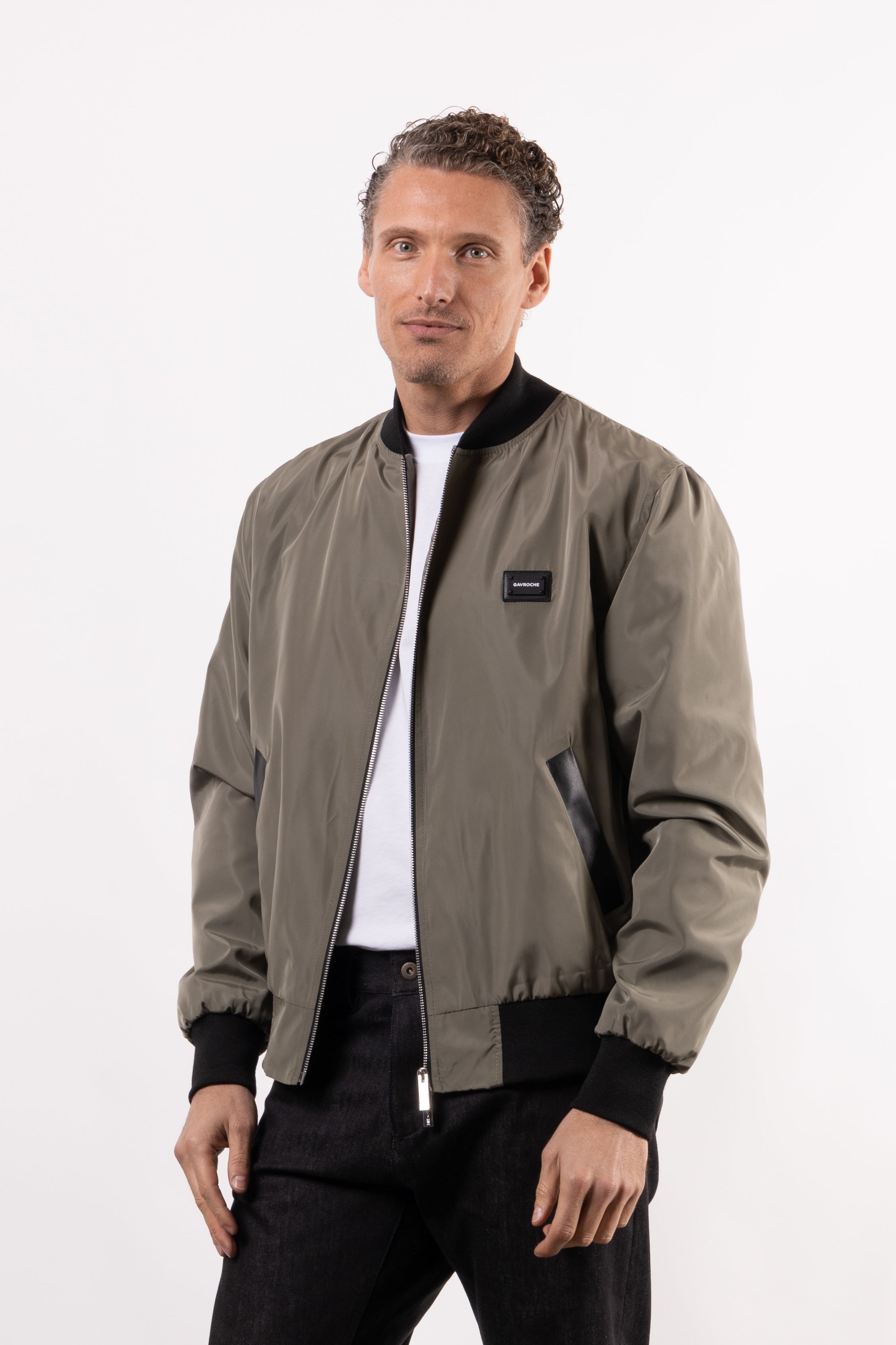 Bomber tecnico con placchetta lato cuore