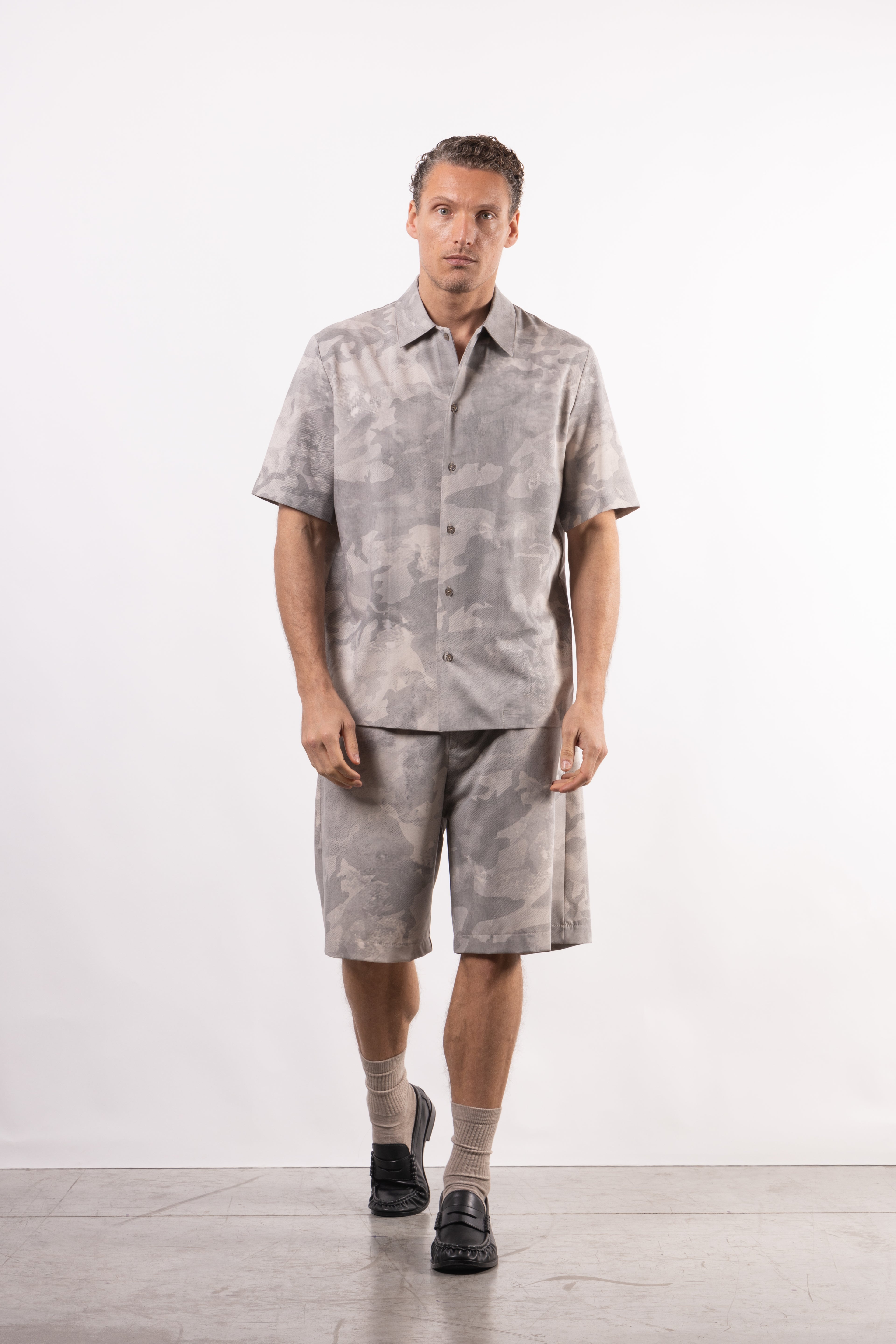 Camicia in viscosa camouflage