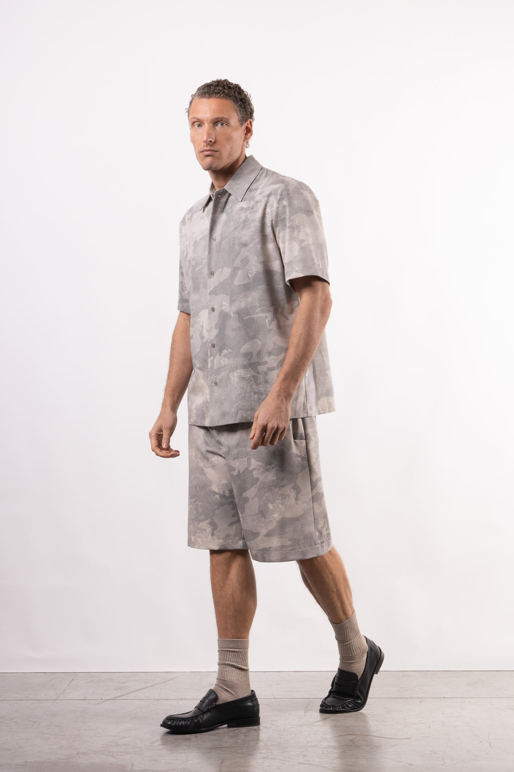 Camicia in viscosa camouflage