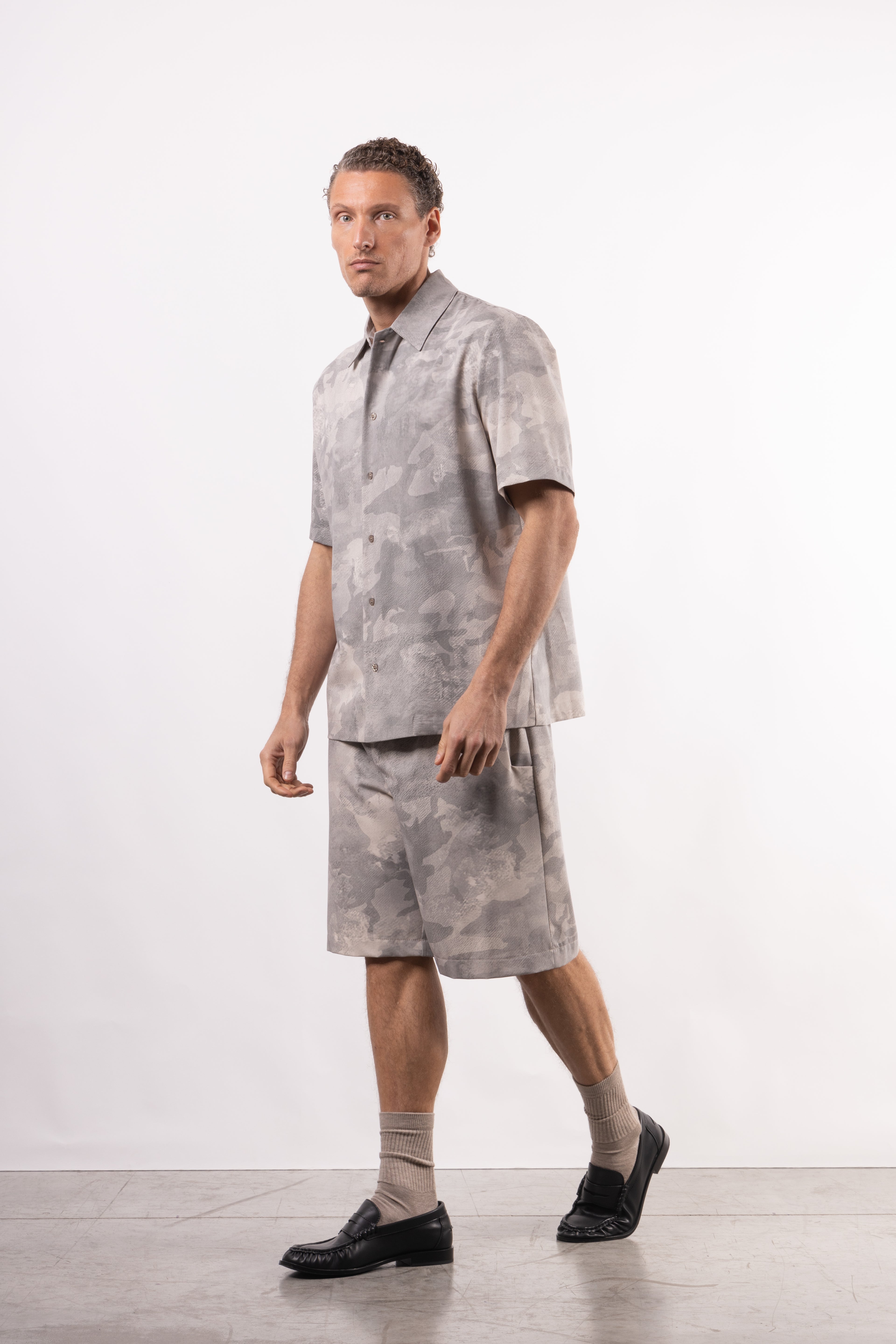 Camicia in viscosa camouflage