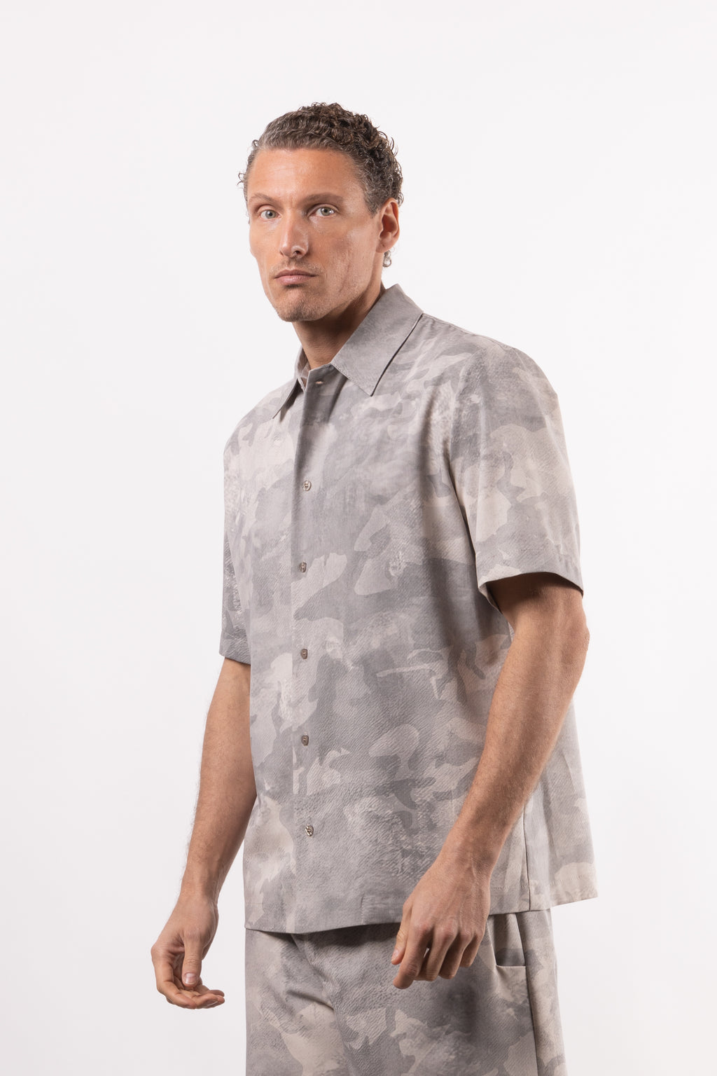 Camicia in viscosa camouflage