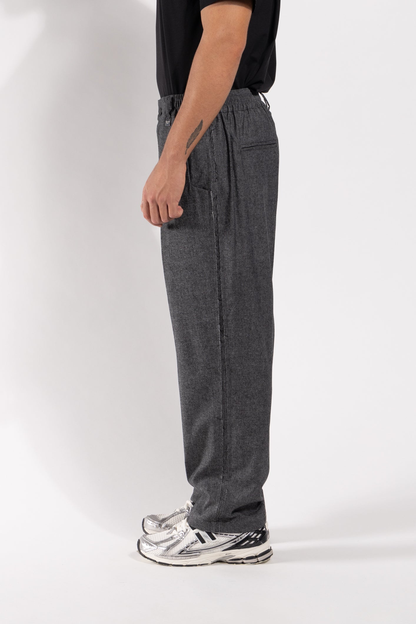 Pantalone Gavroche in lana con dettaglio taglio vivo