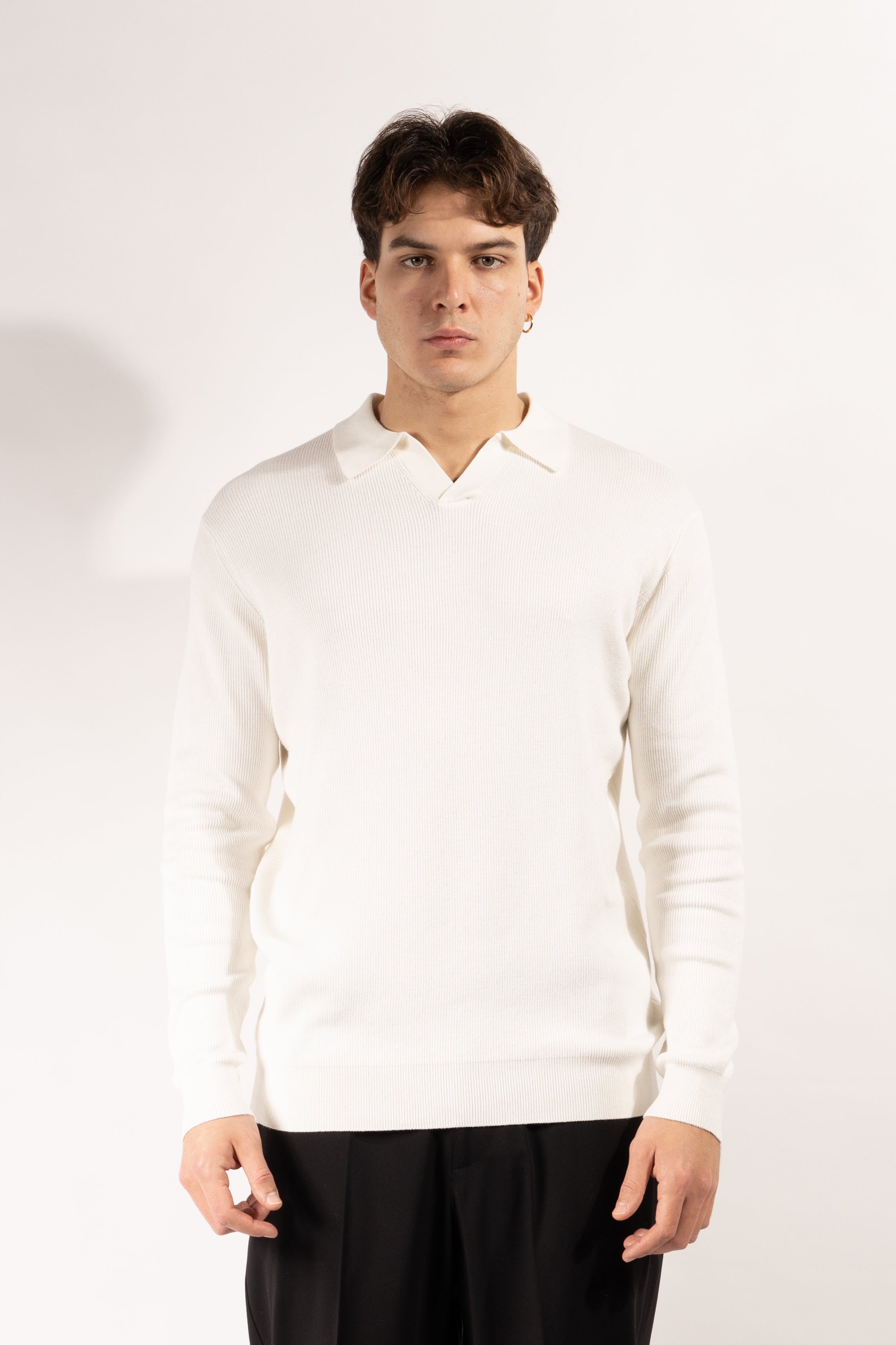 Polo Gavroche in maglia a costine con scollo a V