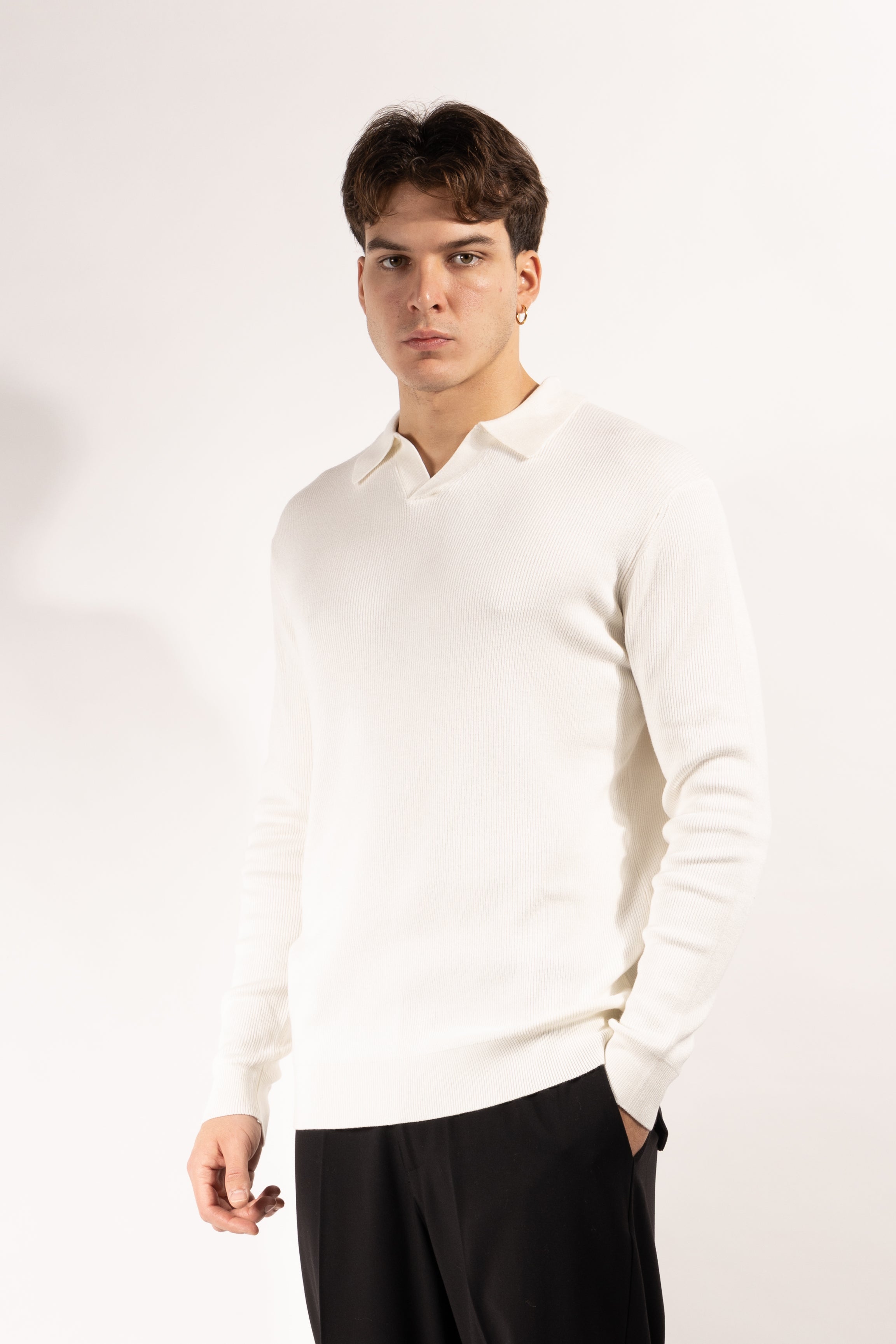 Polo Gavroche in maglia a costine con scollo a V