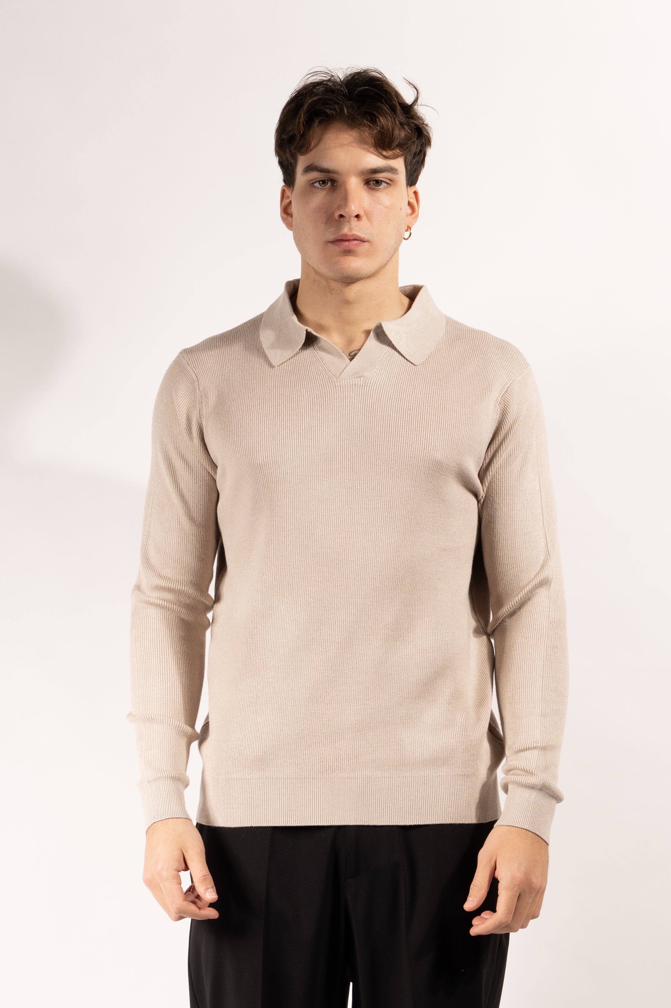 Polo Gavroche in maglia a costine con scollo a V