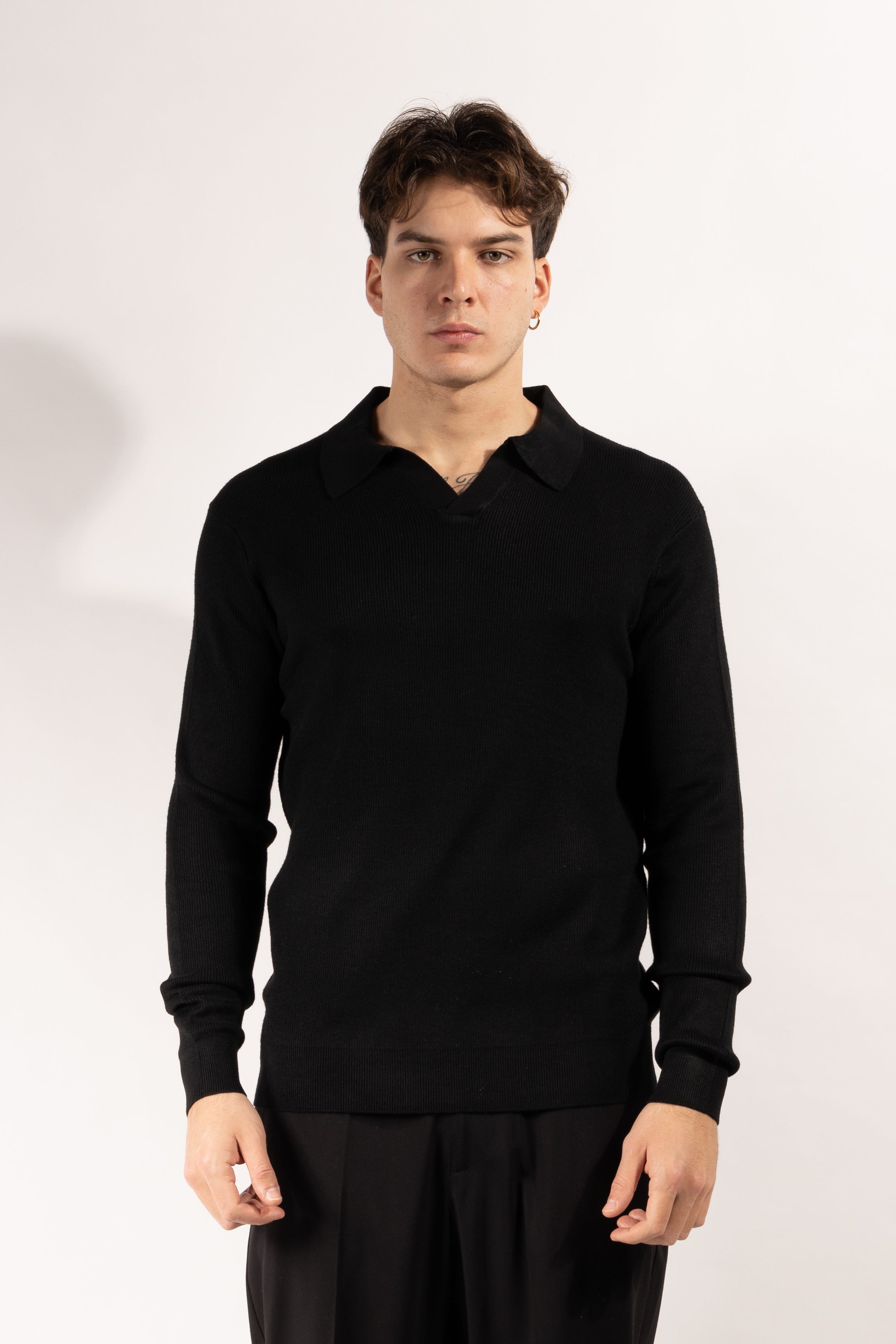 Polo Gavroche in maglia a costine con scollo a V