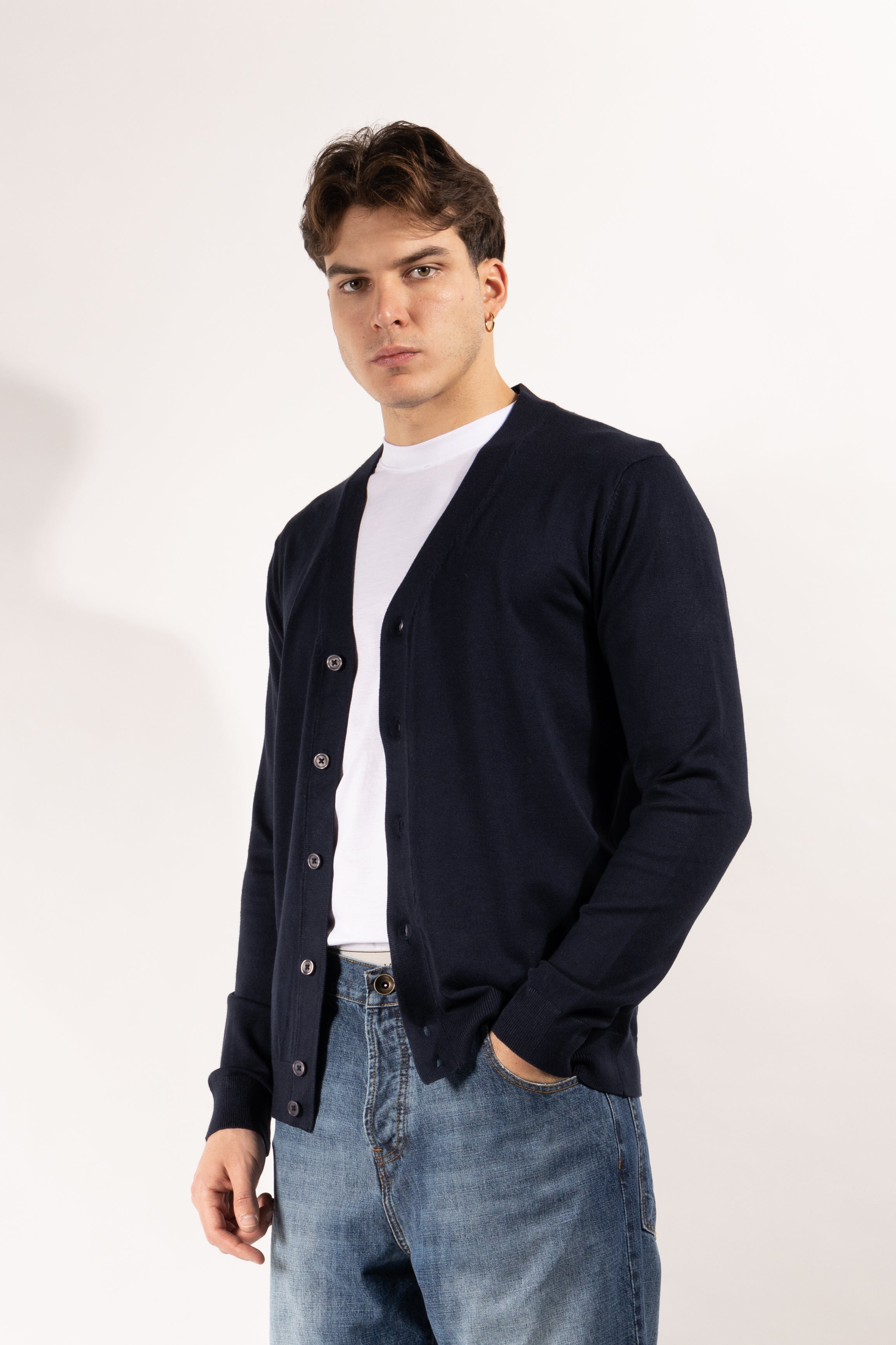 Cardigan Gavroche sei bottoni con collo a V
