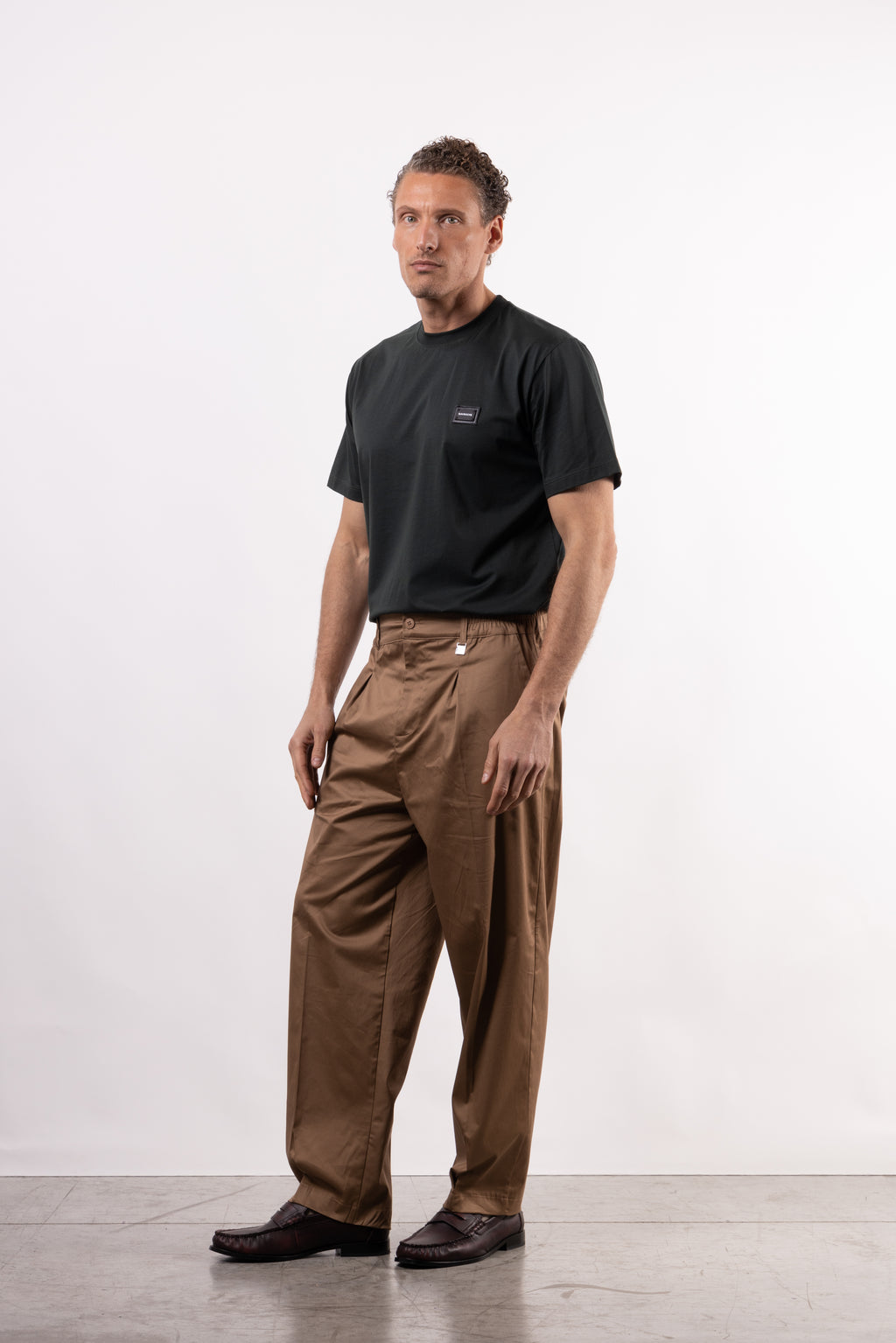 Pantalone in cotone con pence