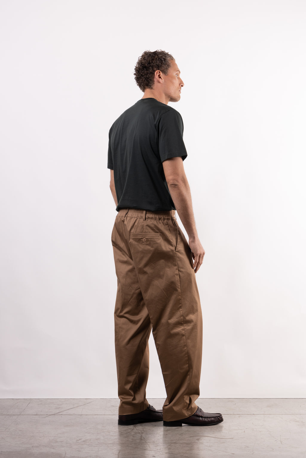Pantalone in cotone con pence