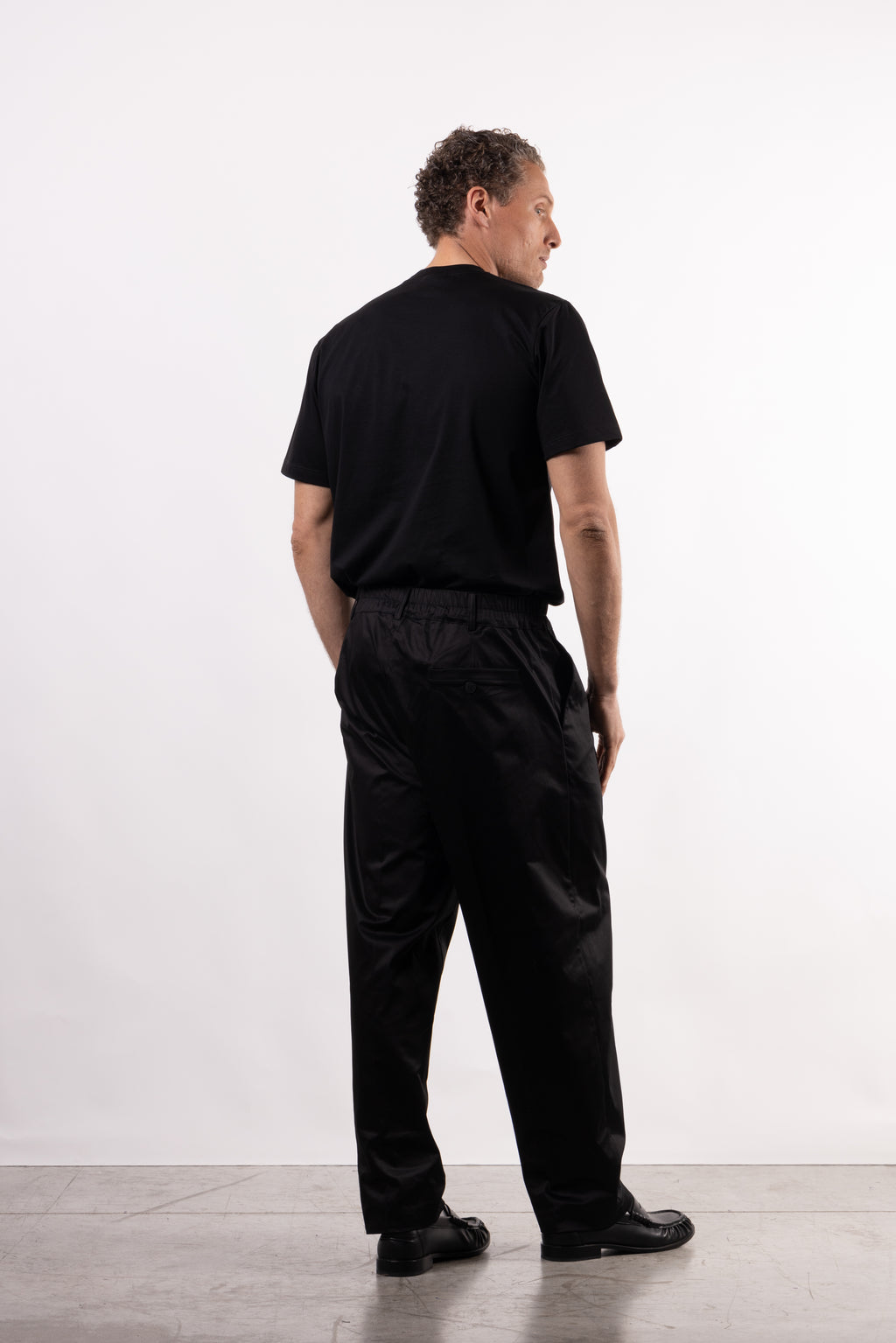 Pantalone in cotone con pence