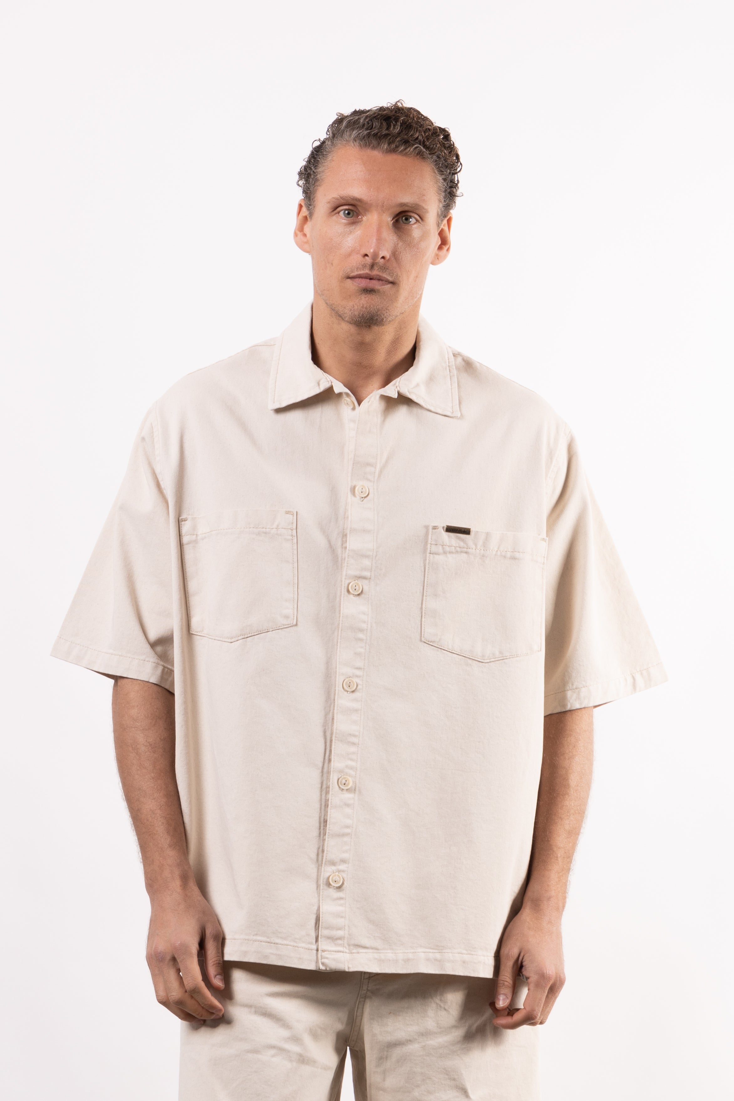 Camicia con tasconi oversize