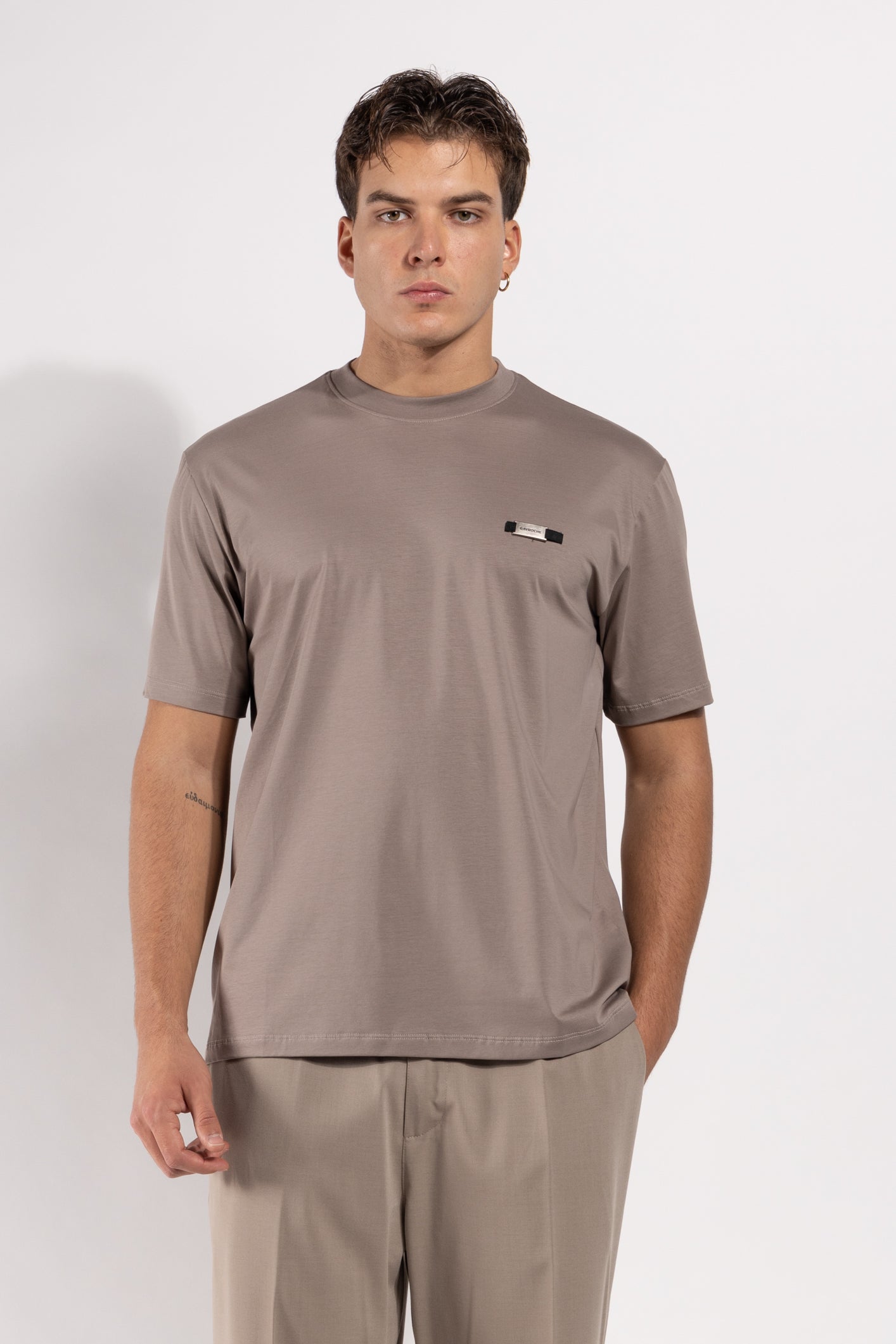 T-shirt Gavroche in cotone mercerizzato con targhetta applicata