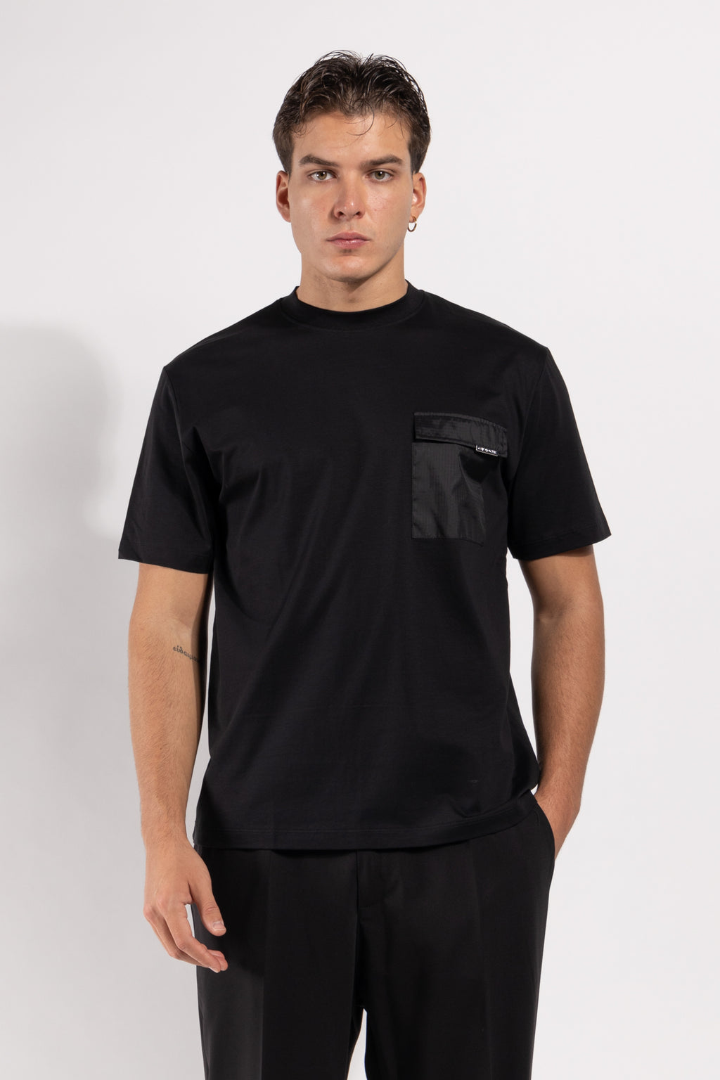 T-shirt Gavroche in cotone con taschino tecnico a contrasto