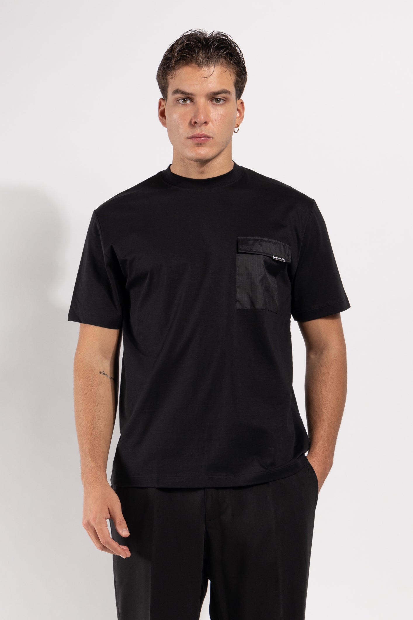 T-shirt Gavroche in cotone con taschino tecnico a contrasto