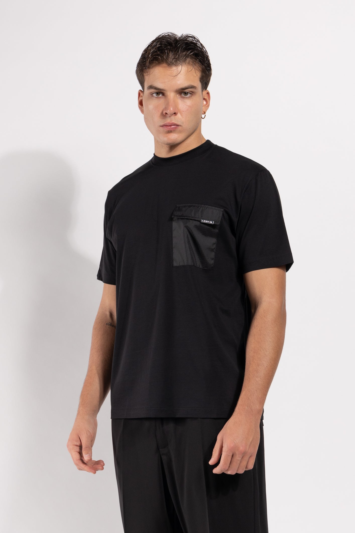 T-shirt Gavroche in cotone con taschino tecnico a contrasto