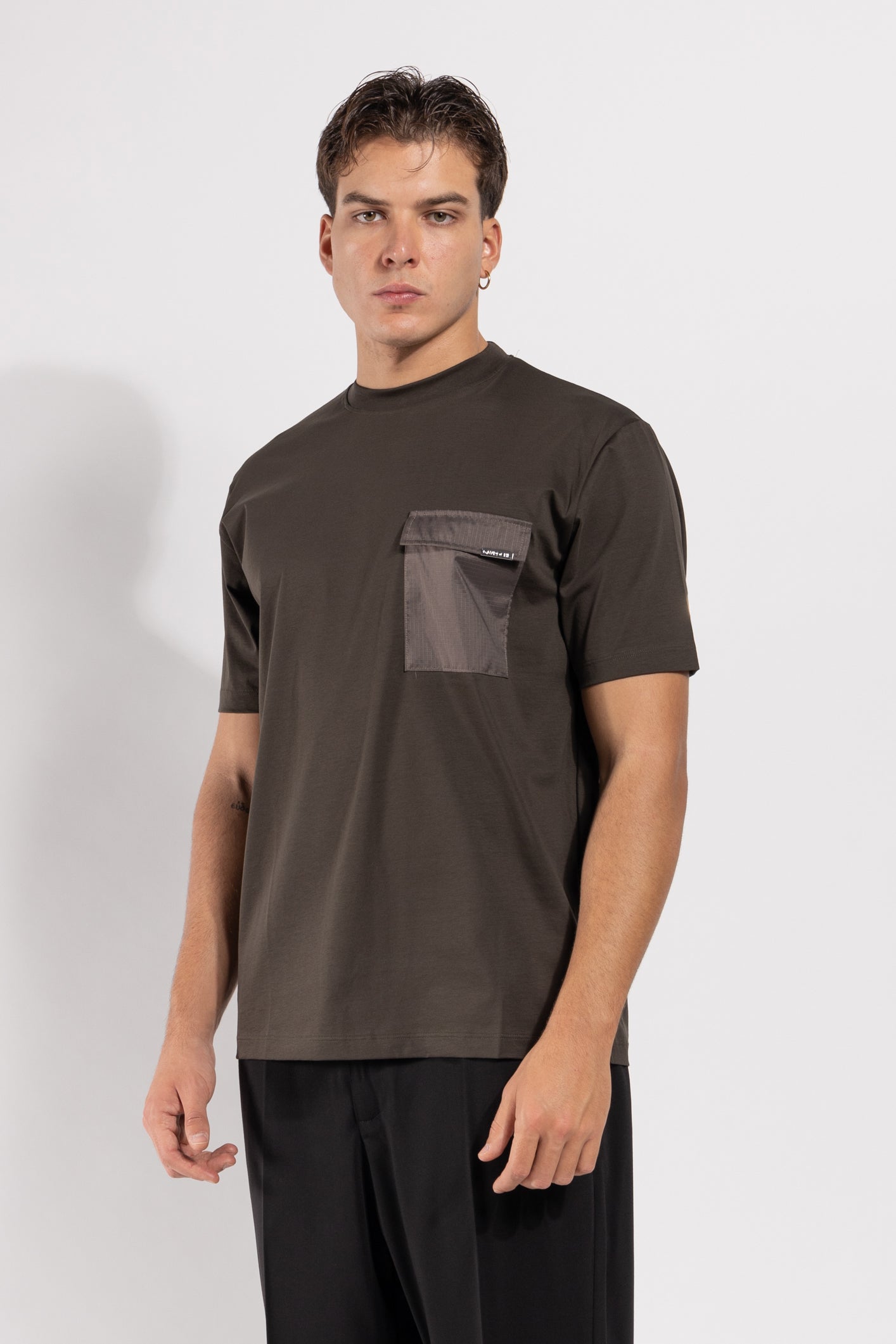 T-shirt Gavroche in cotone con taschino tecnico a contrasto