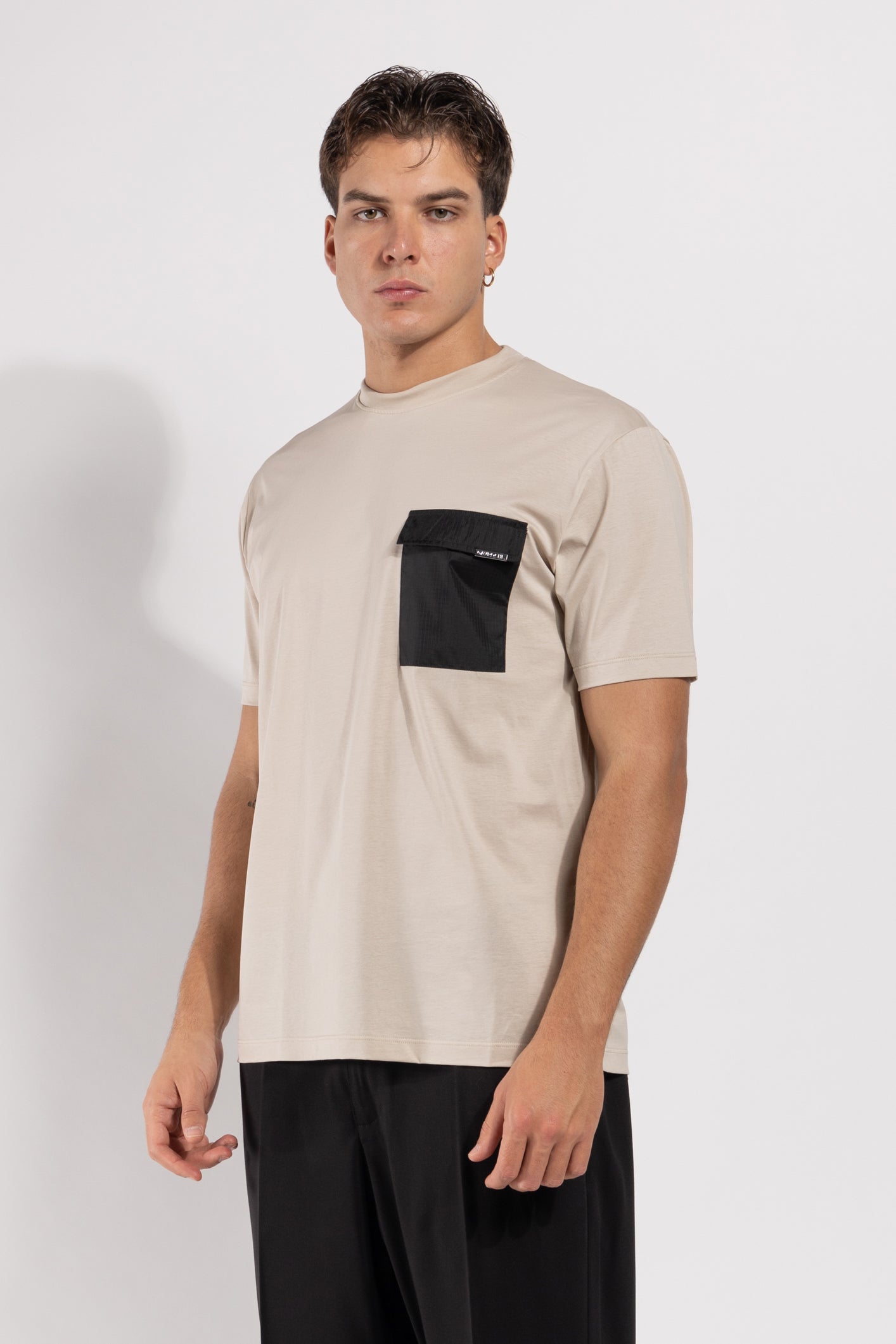 T-shirt Gavroche in cotone con taschino tecnico a contrasto