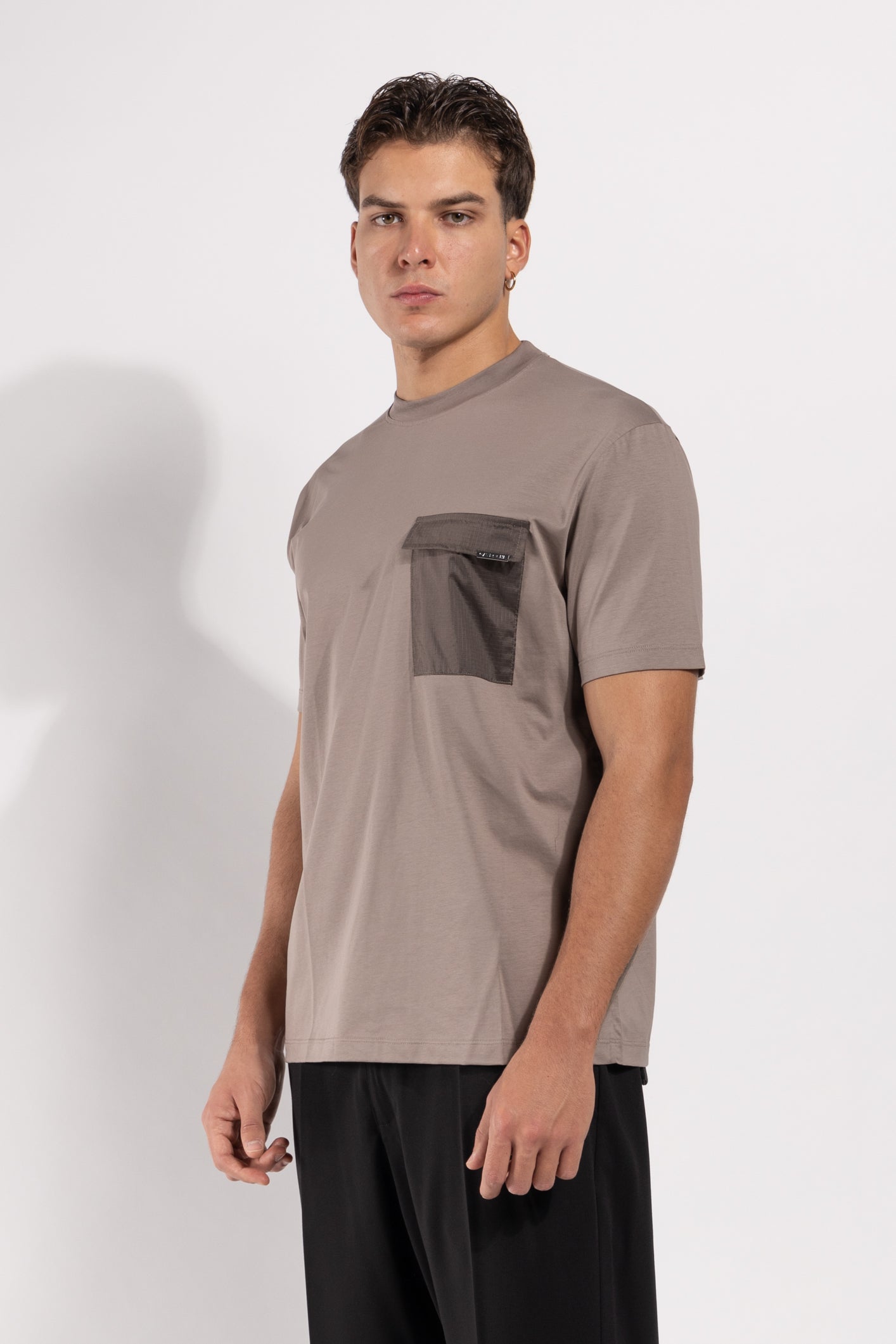 T-shirt Gavroche in cotone con taschino tecnico a contrasto