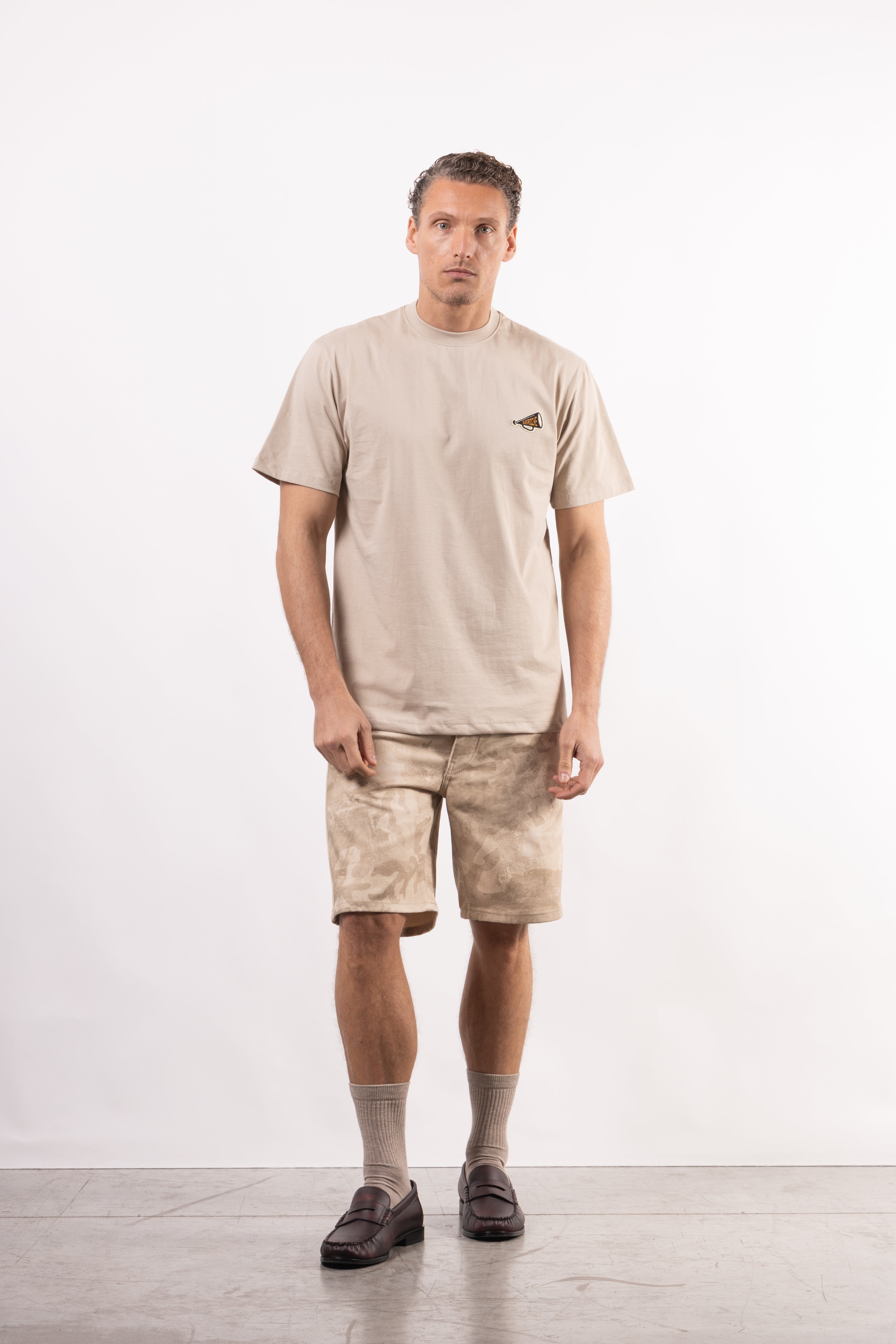 T-shirt 100% cotone con patch in tessuto