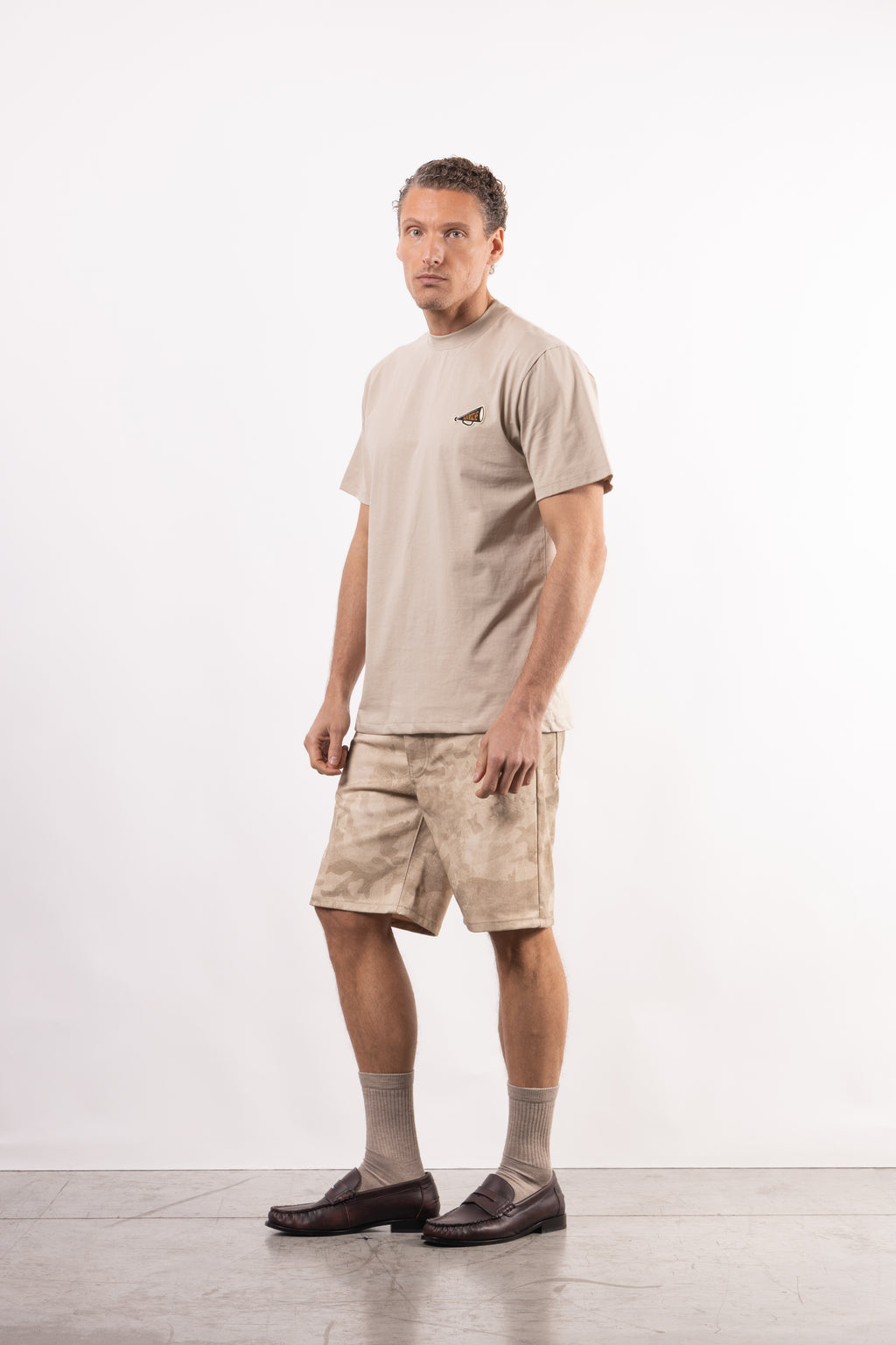 T-shirt 100% cotone con patch in tessuto