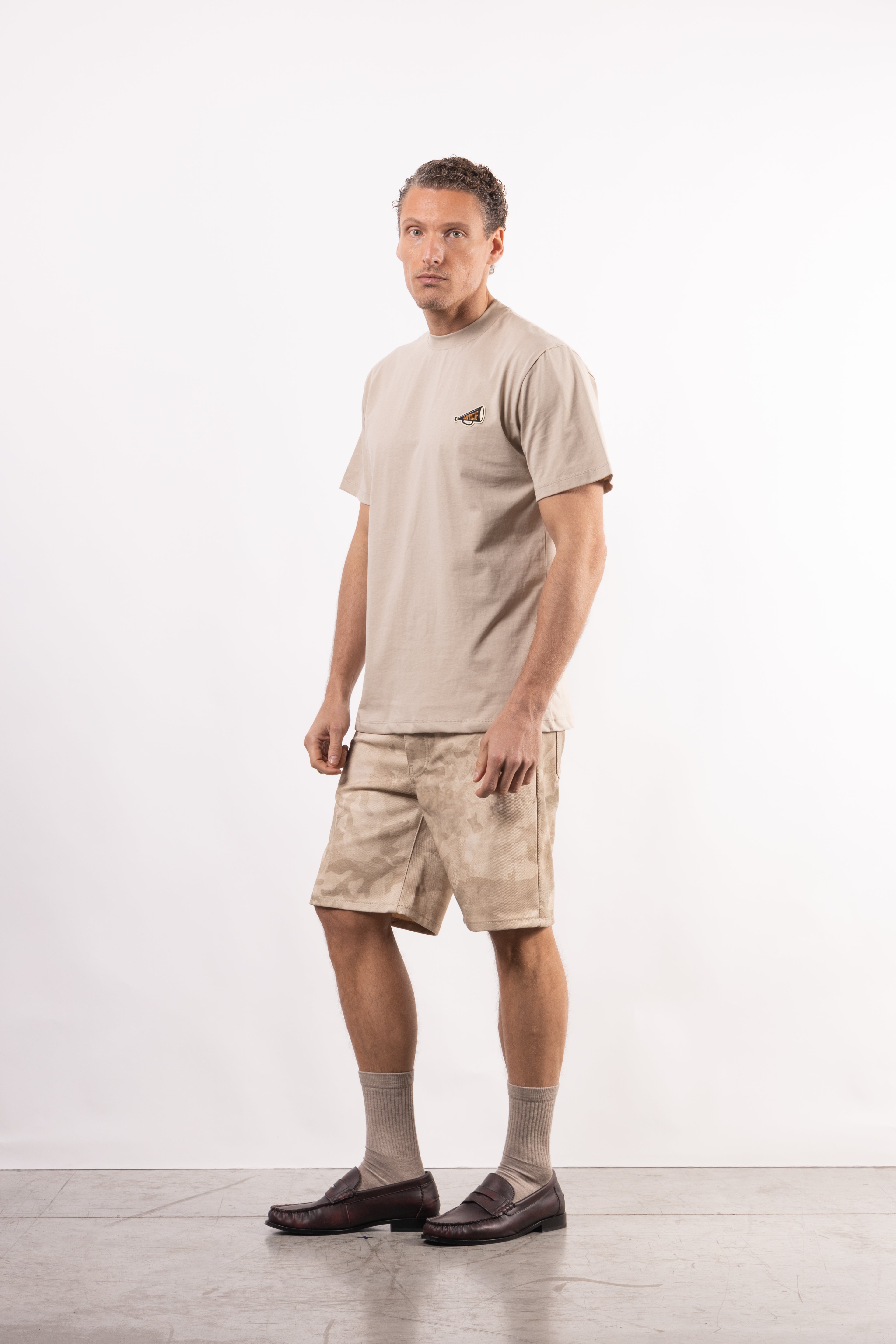 T-shirt 100% cotone con patch in tessuto