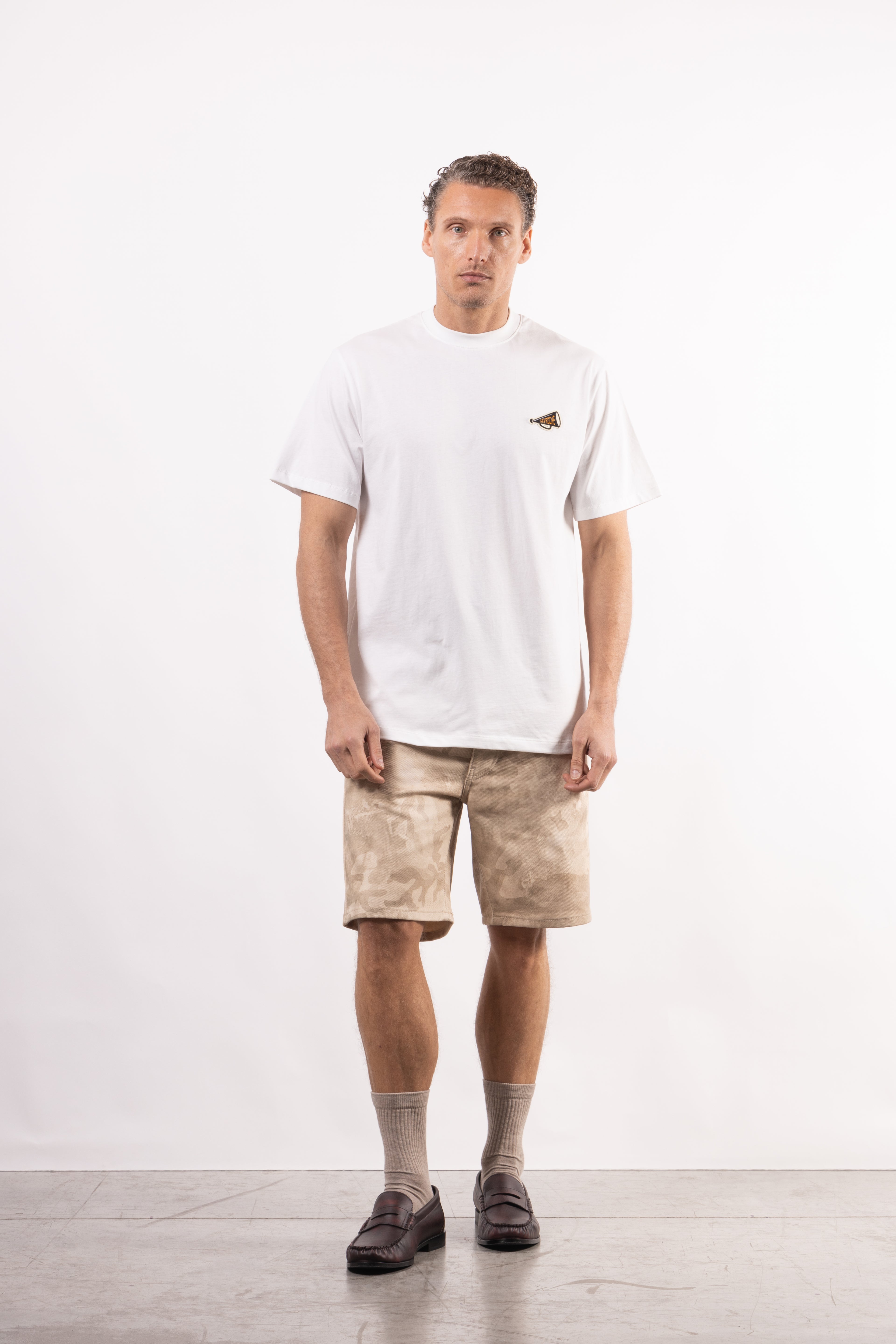 T-shirt 100% cotone con patch in tessuto