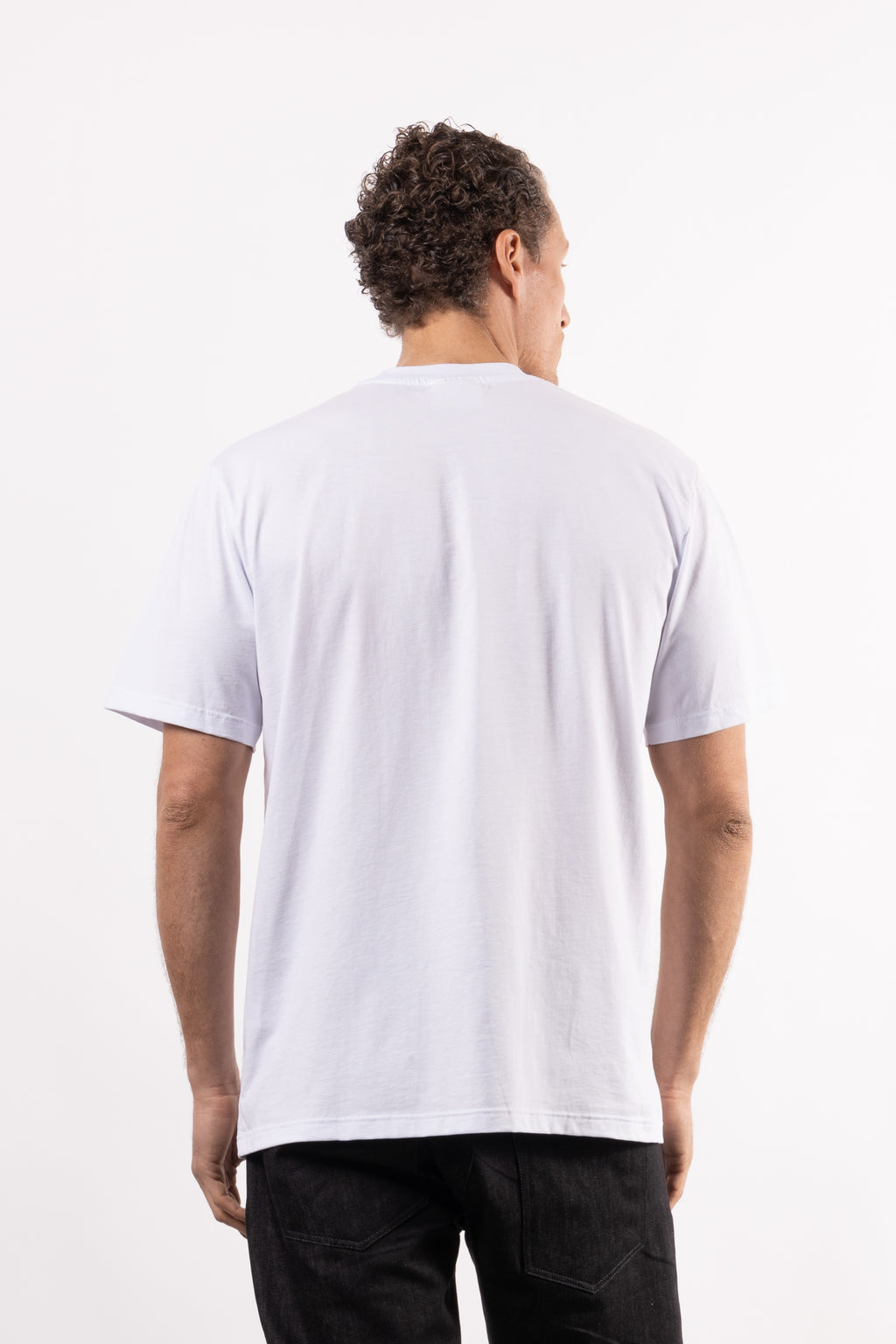 T-shirt in 100% cotone con placchetta in pelle lato cuore