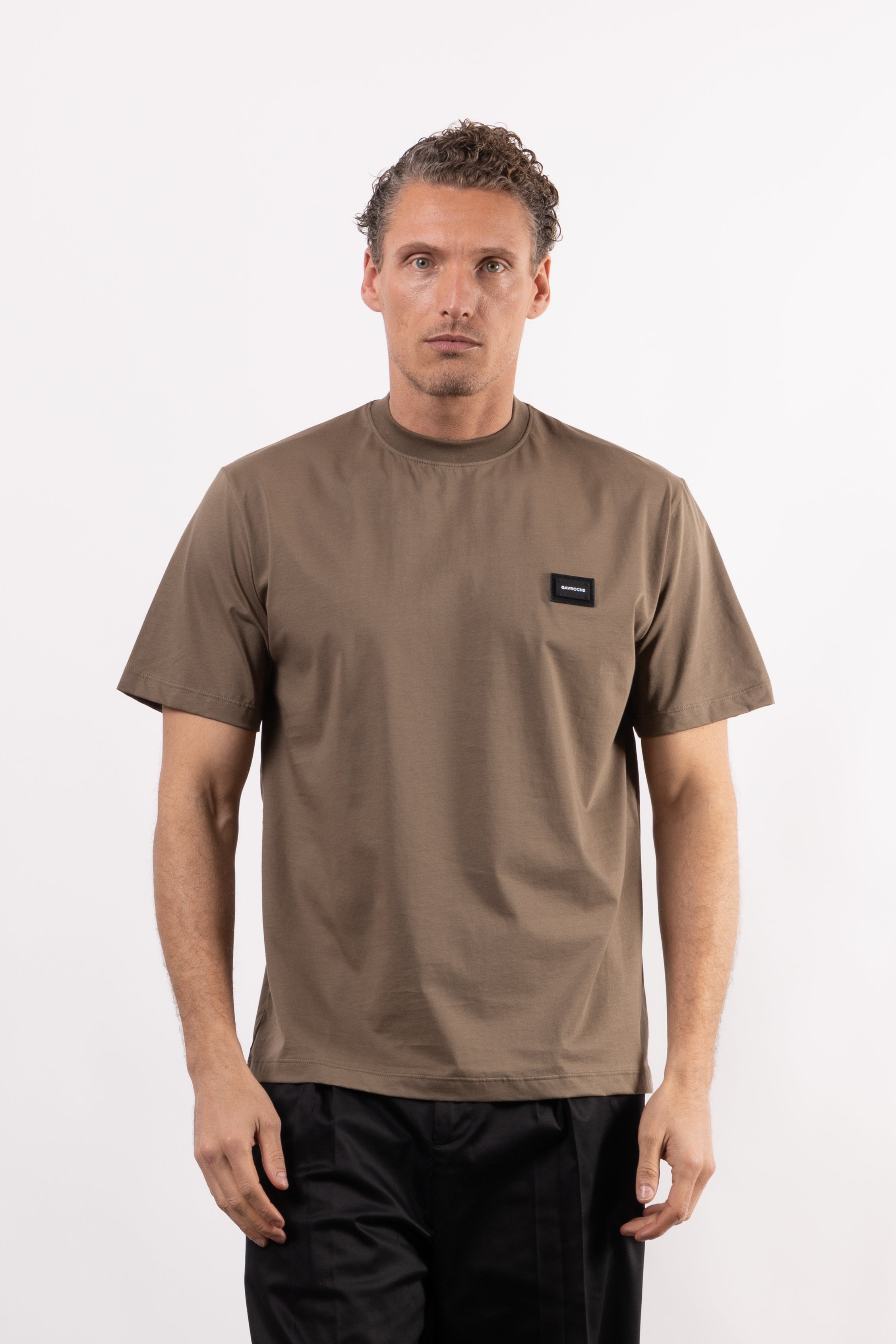T-shirt 100% cotone mercerizzato con placchetta lato cuore