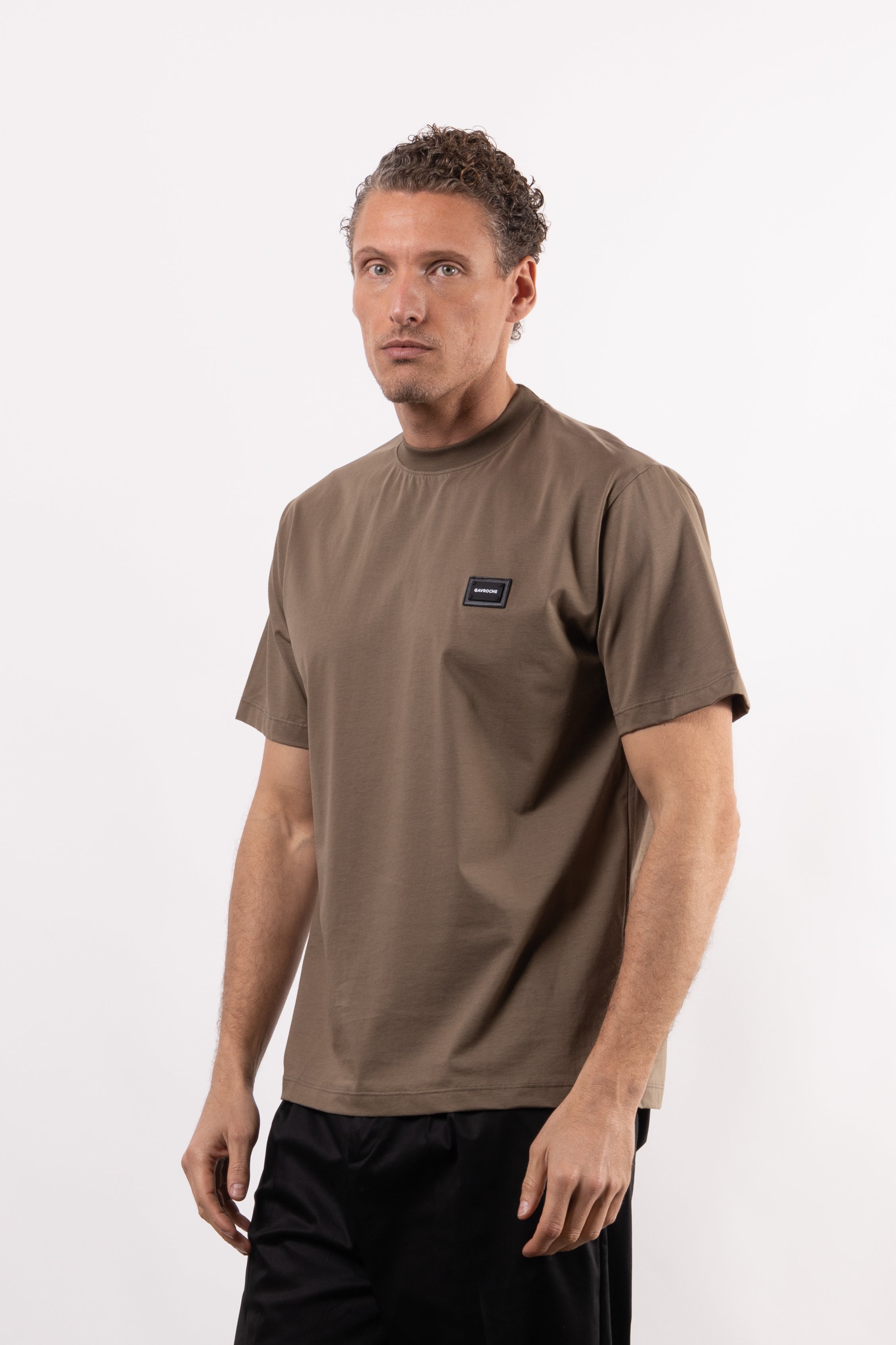 T-shirt 100% cotone mercerizzato con placchetta lato cuore