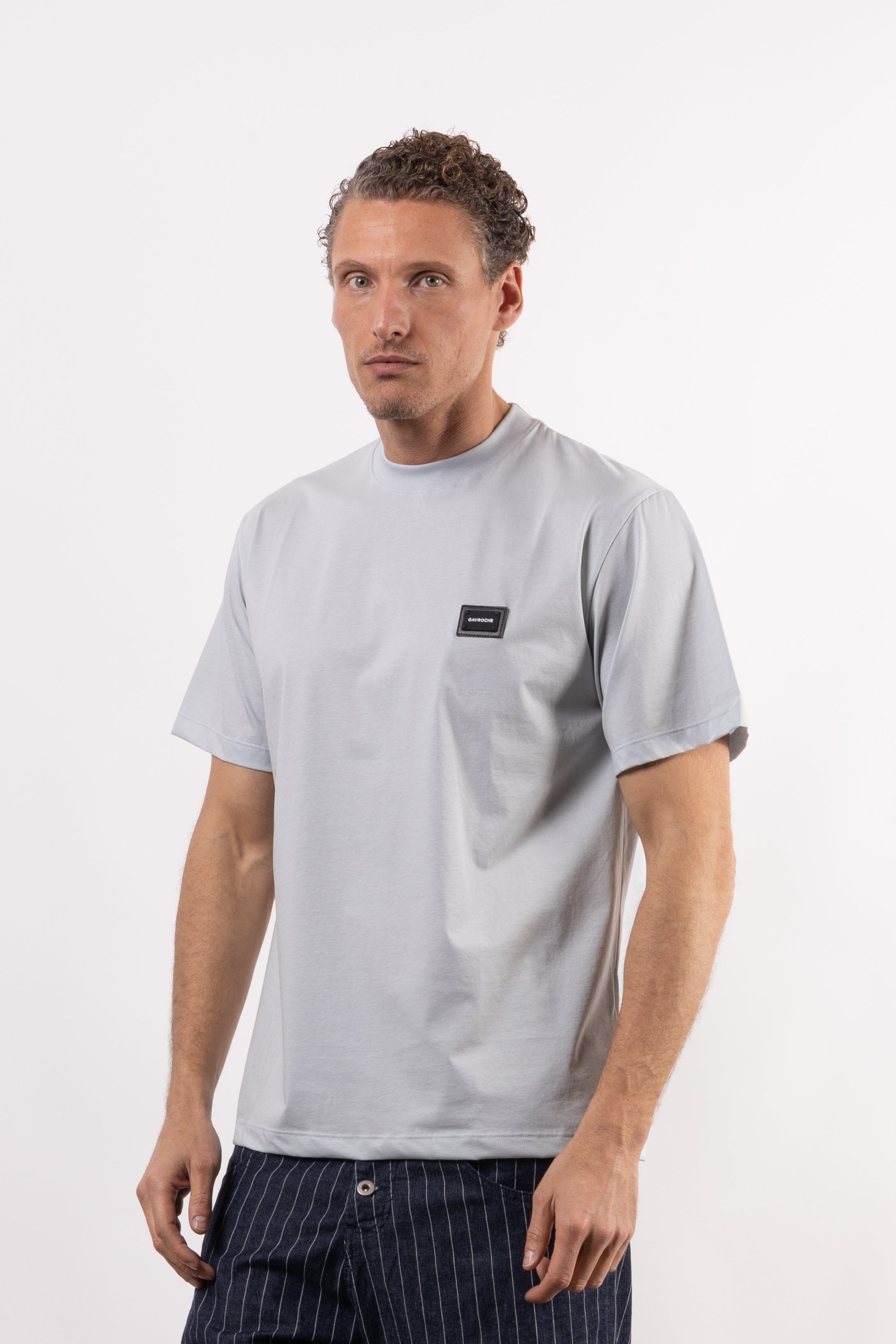 T-shirt 100% cotone mercerizzato con placchetta lato cuore