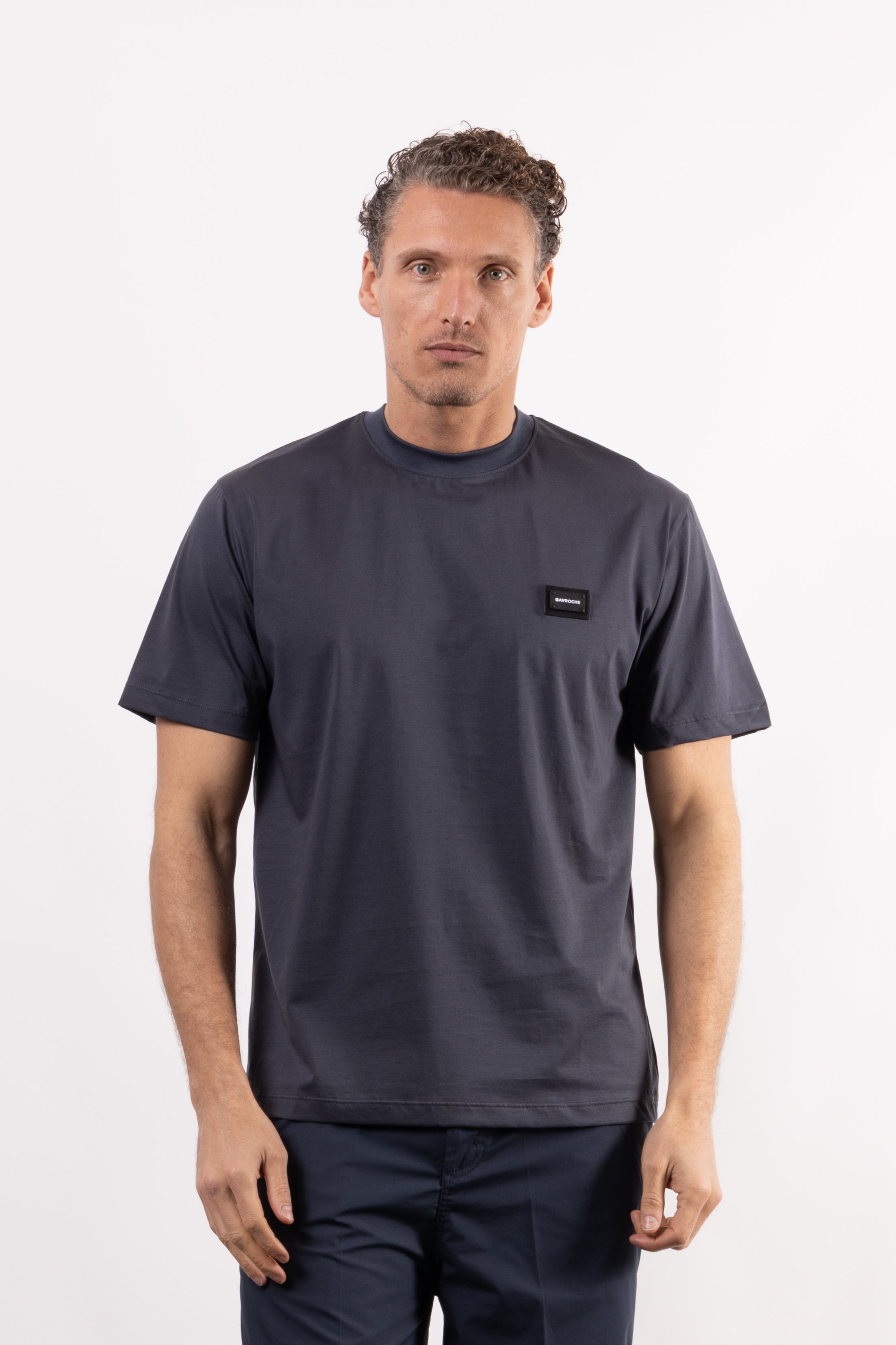 T-shirt 100% cotone mercerizzato con placchetta lato cuore