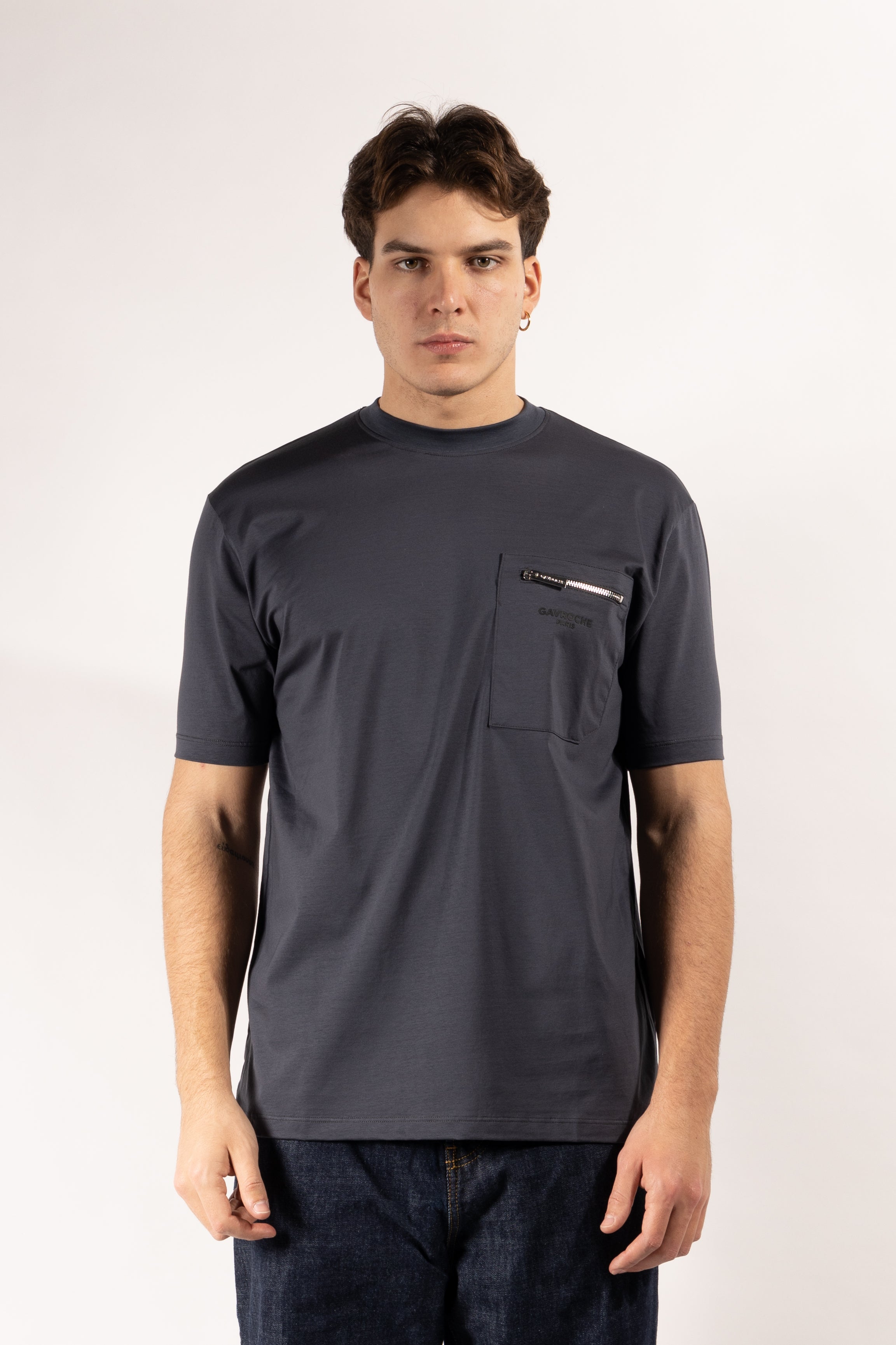 T-shirt Gavroche in cotone elasticizzato con taschino e zip