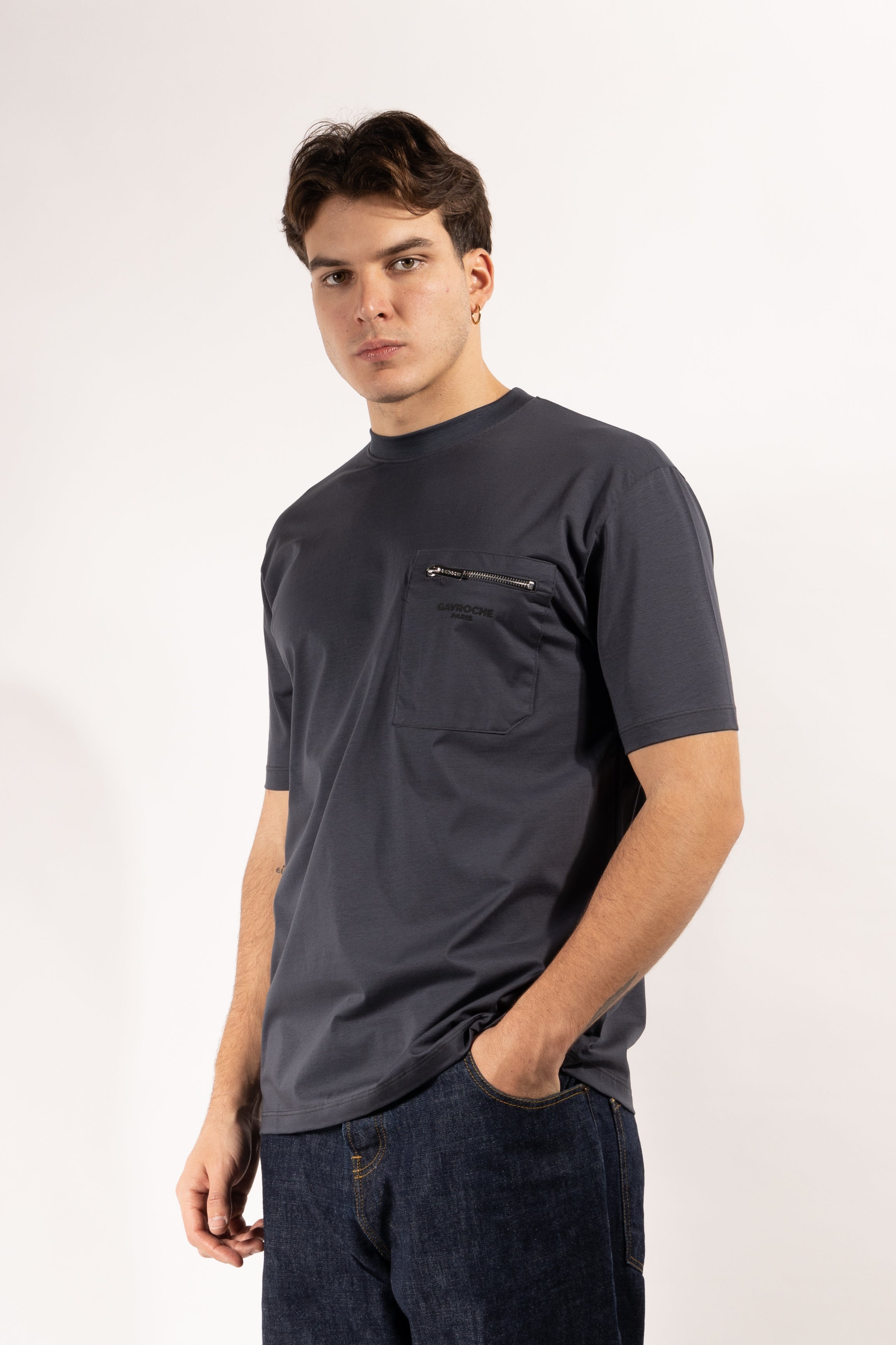 T-shirt Gavroche in cotone elasticizzato con taschino e zip